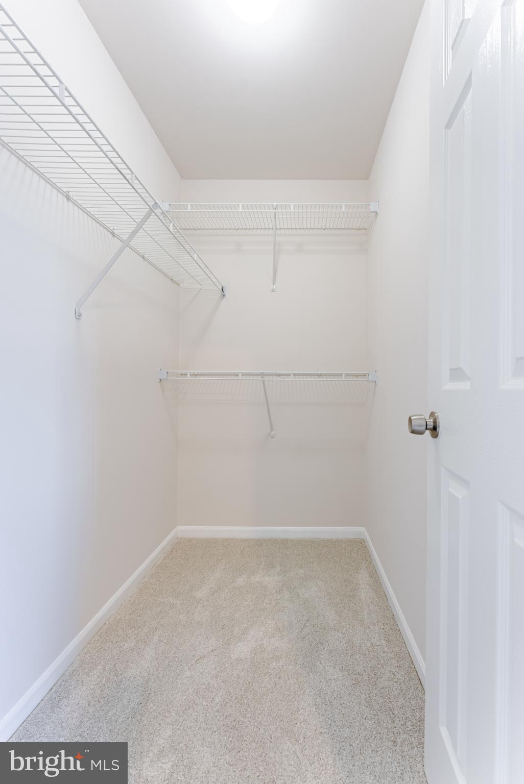 ASHBURN VILLAGE - Residential