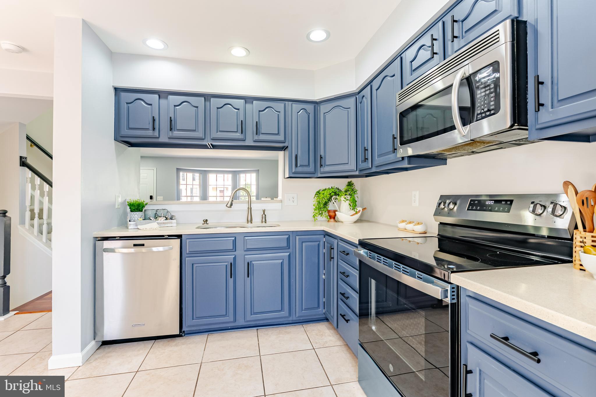 ASHBURN VILLAGE - Residential