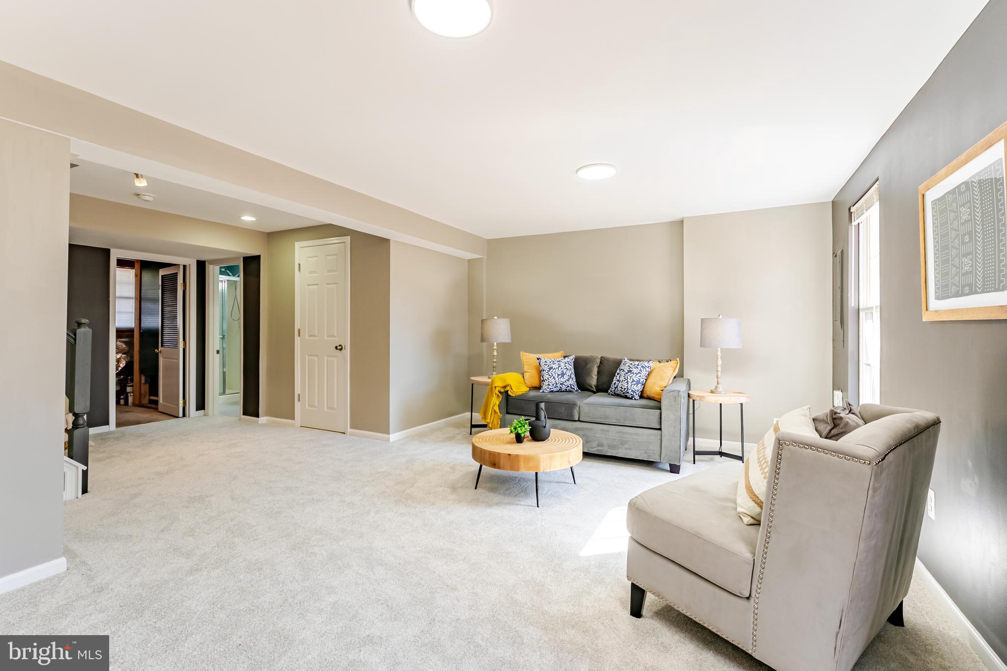 ASHBURN VILLAGE - Residential