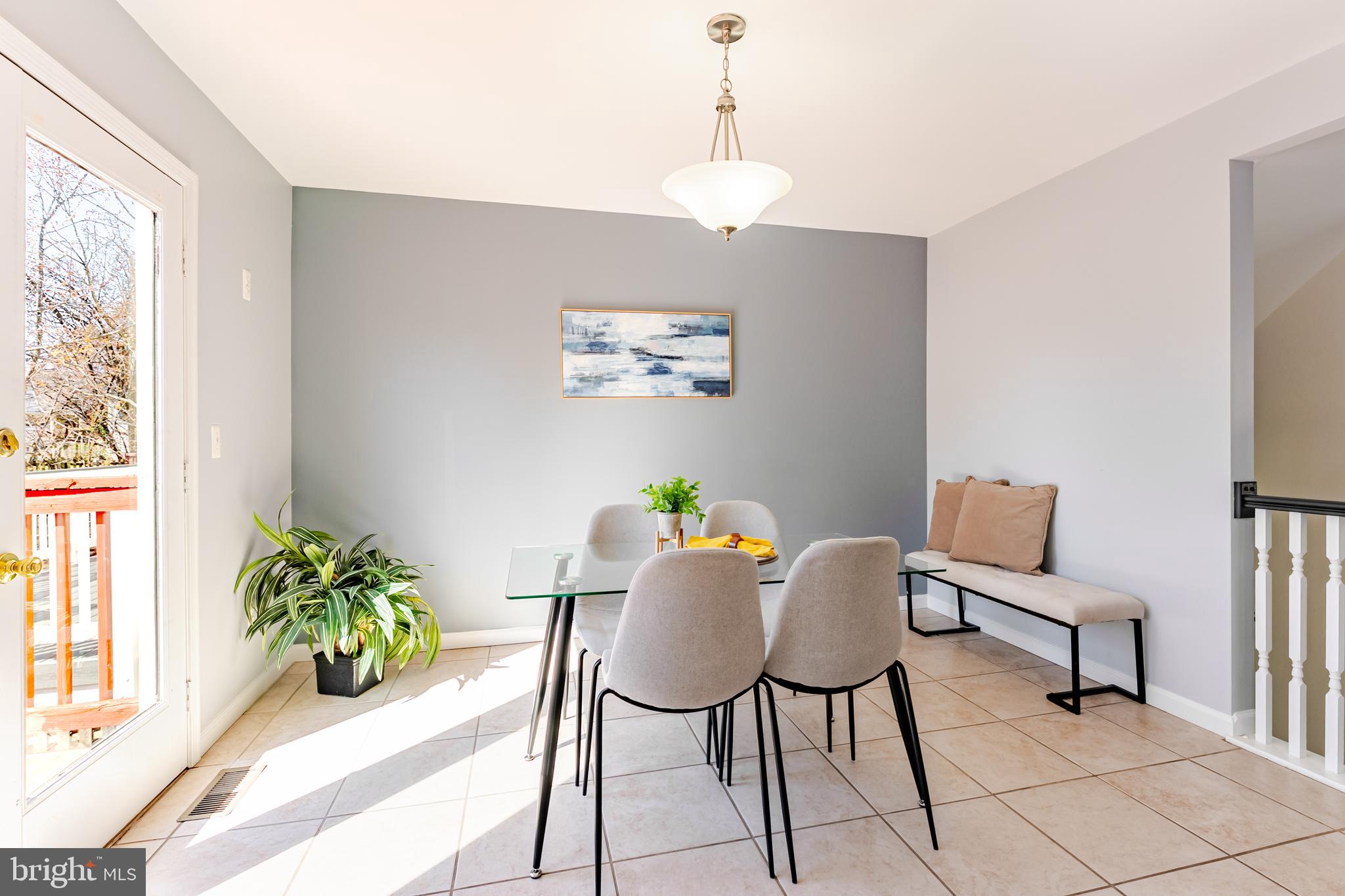 ASHBURN VILLAGE - Residential