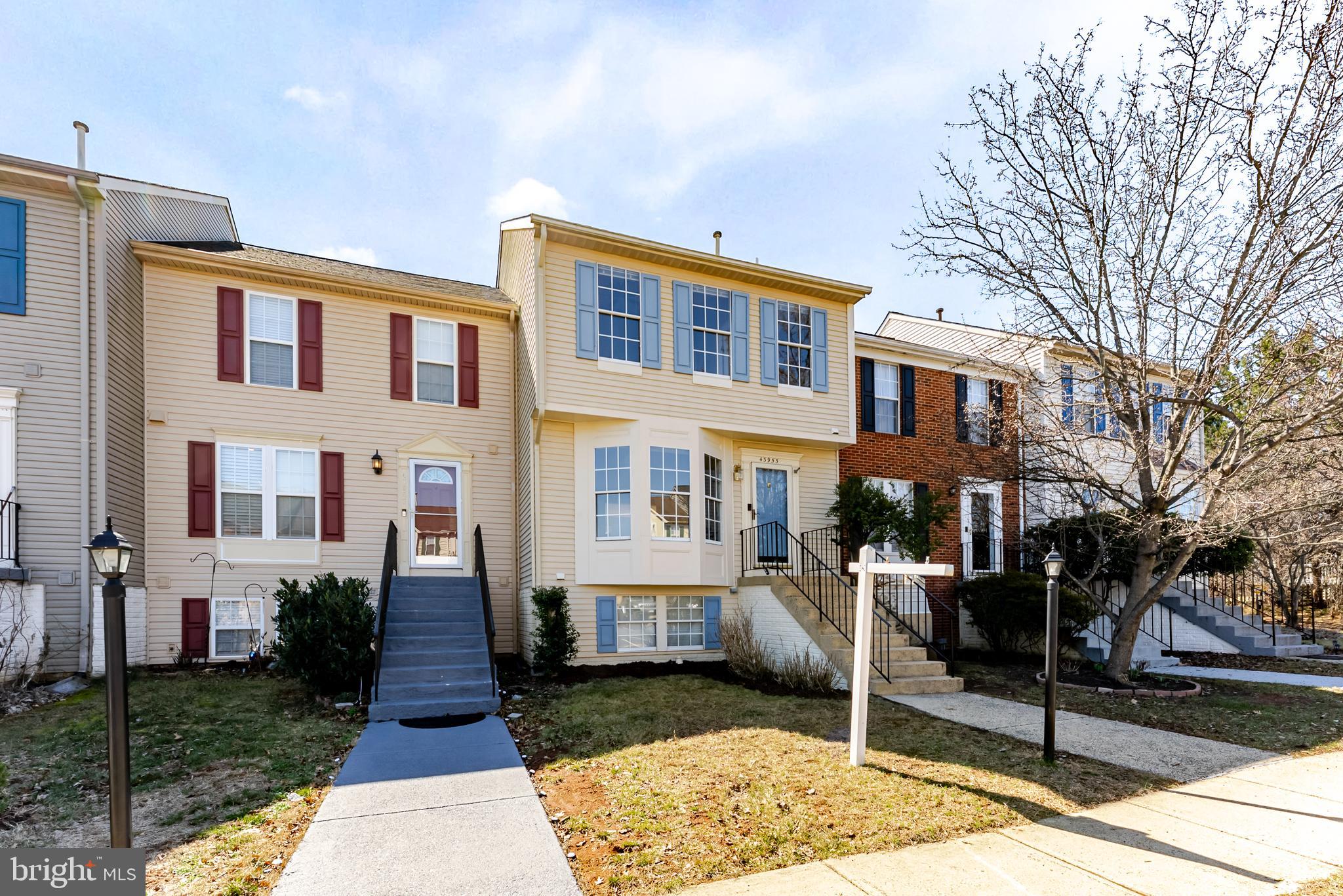 ASHBURN VILLAGE - Residential