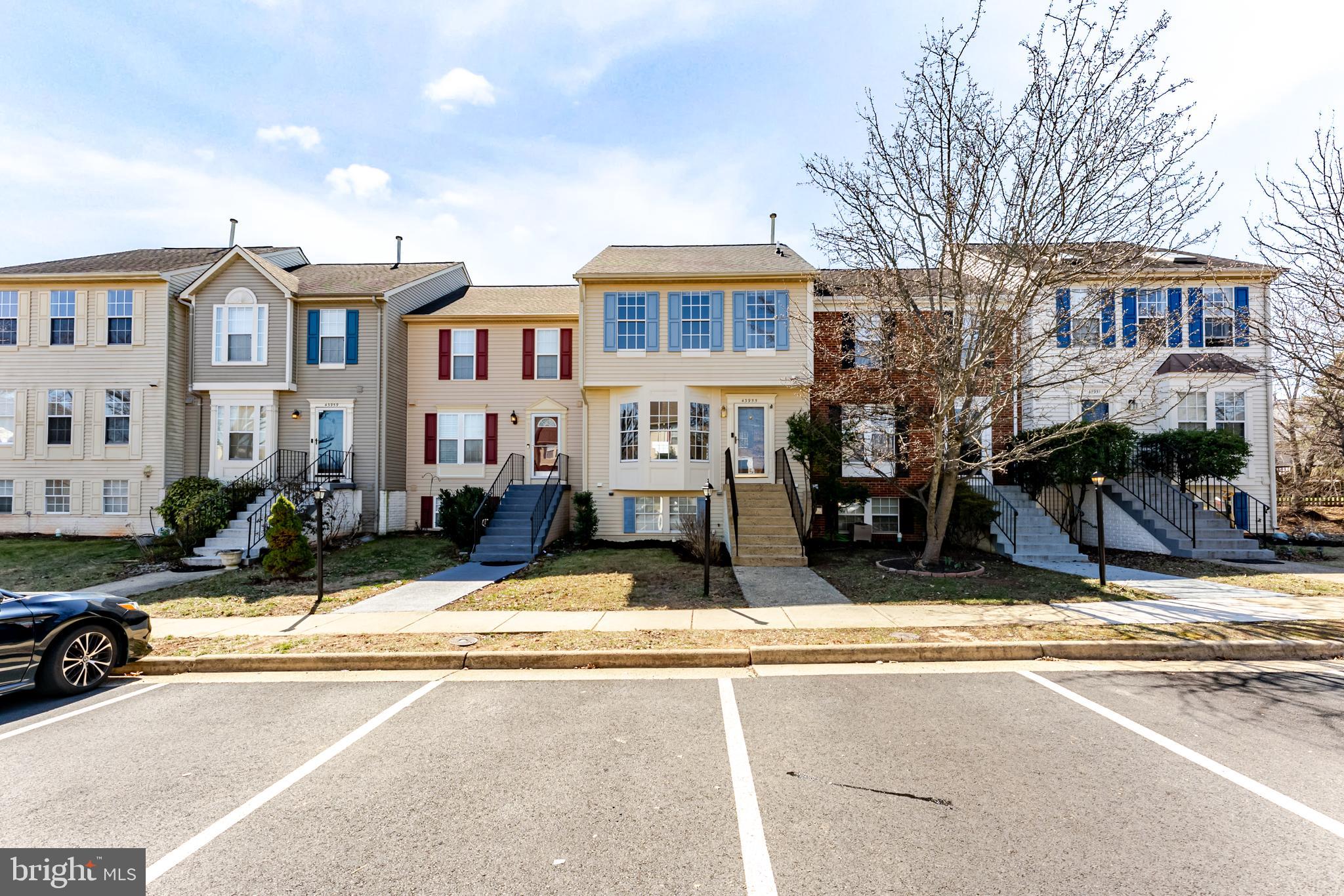 ASHBURN VILLAGE - Residential