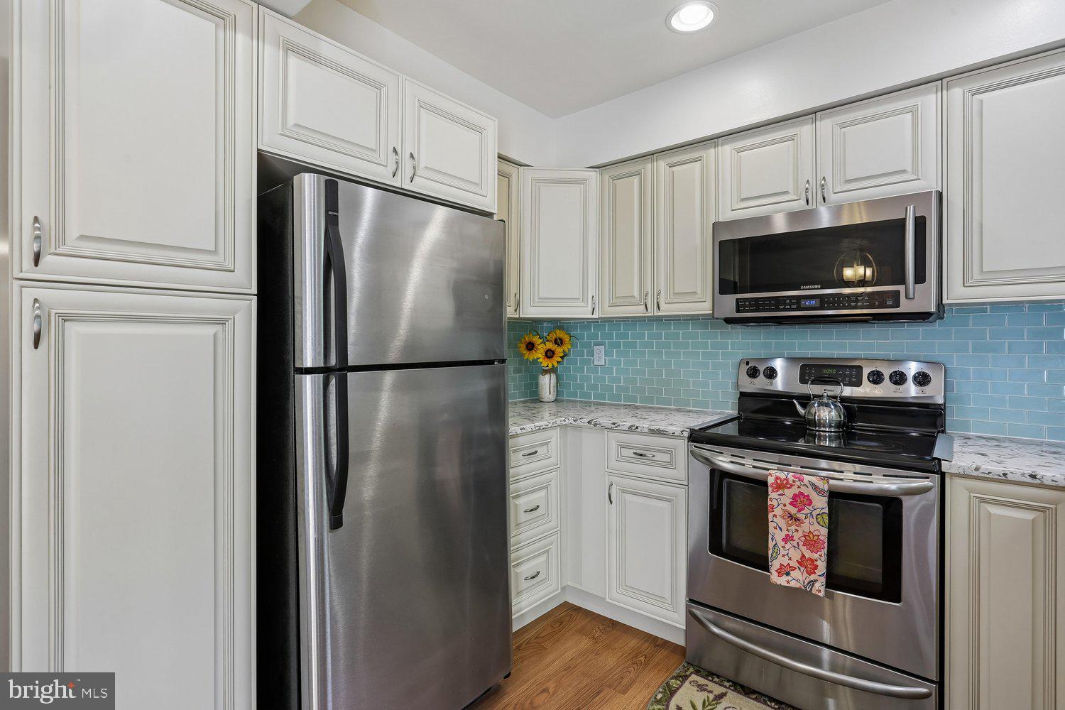SILVER SPRING CNTRY CLUB - Residential