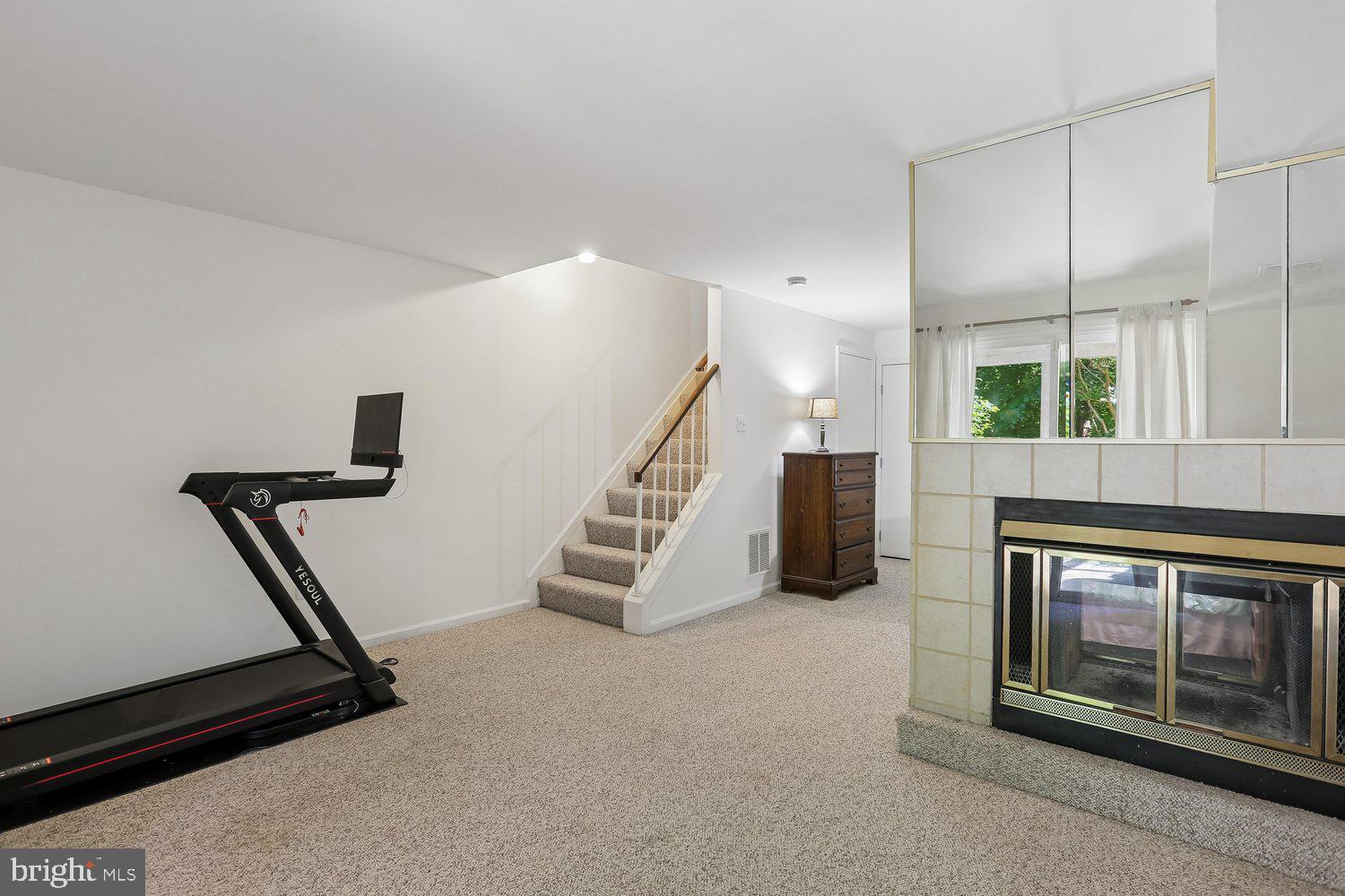 SILVER SPRING CNTRY CLUB - Residential