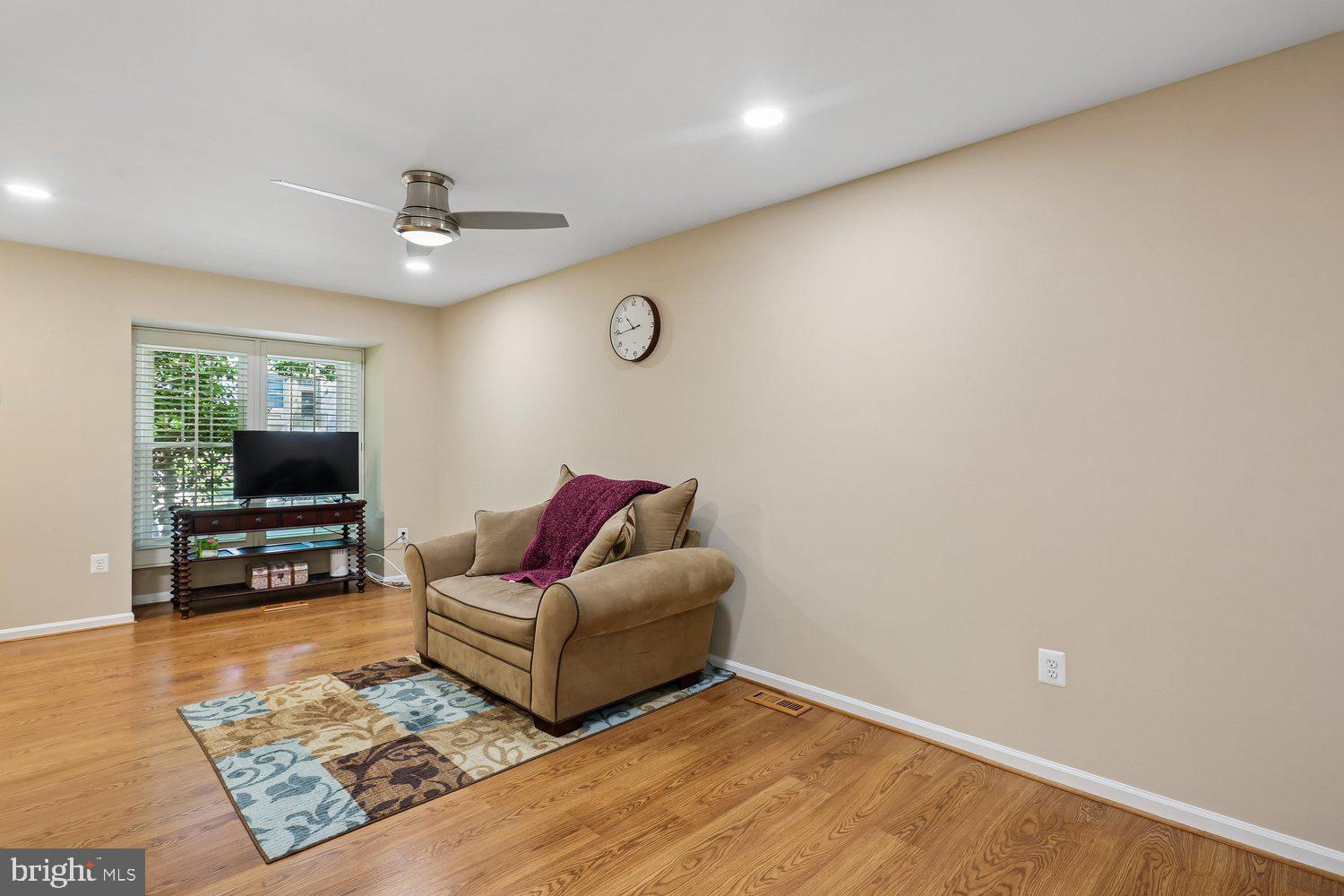 SILVER SPRING CNTRY CLUB - Residential