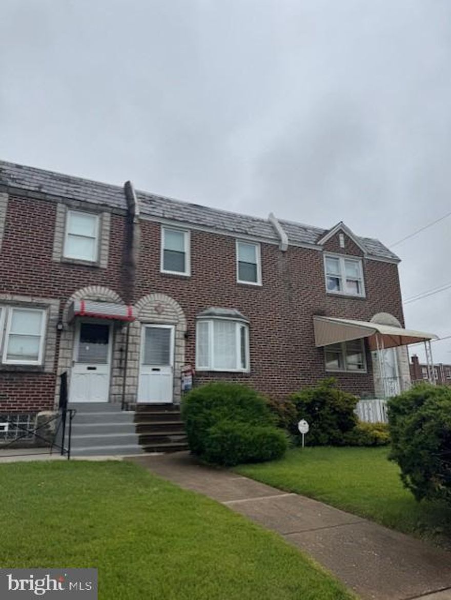 **Priced well below Market Value** Needs TLC ** Being sold in as is condition** Newer Roof** Newer Windows, nice garage and driveway, fenced in yard, 3 bedrooms, finished basement, fenced in yard