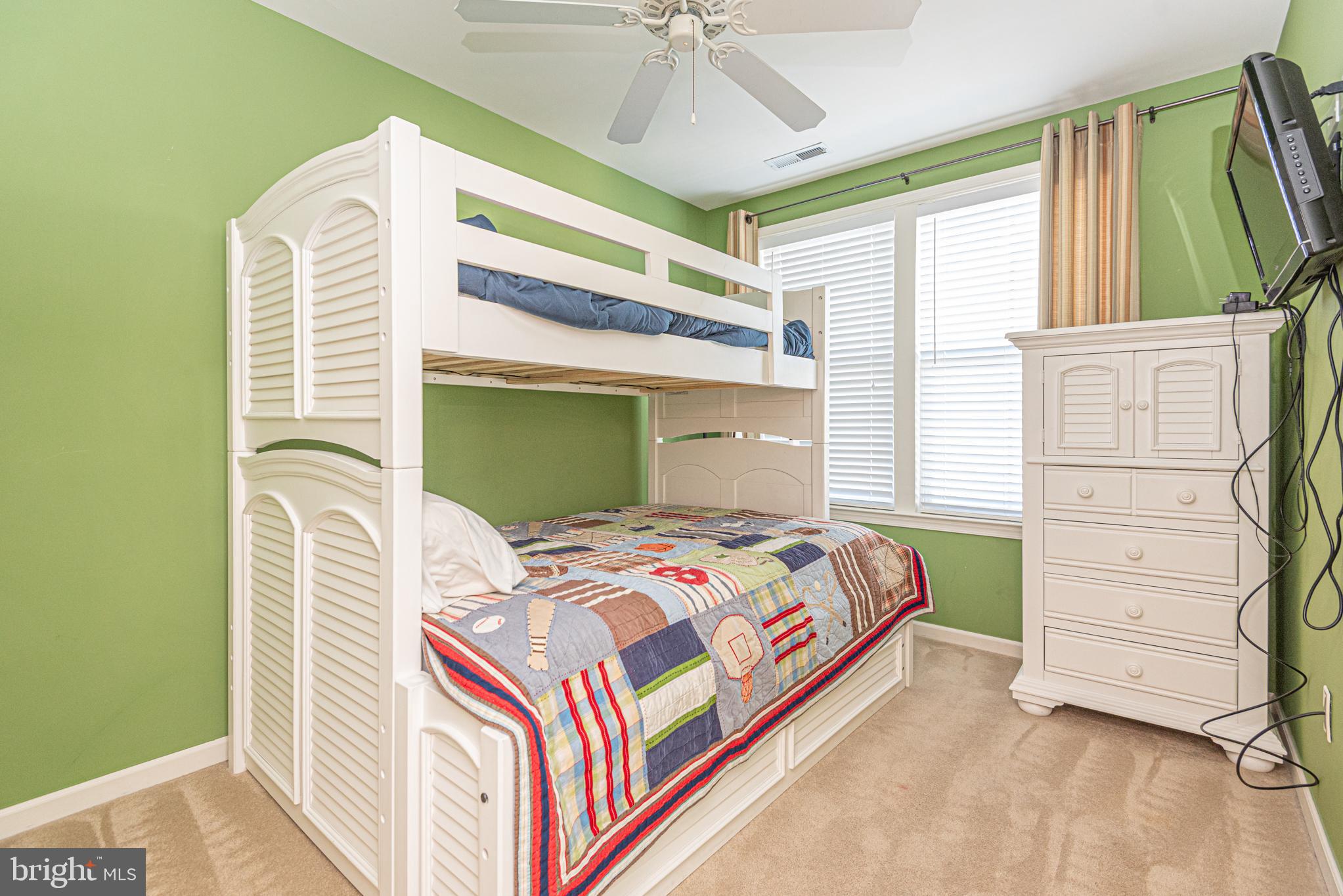 SUNSET ISLAND - Residential