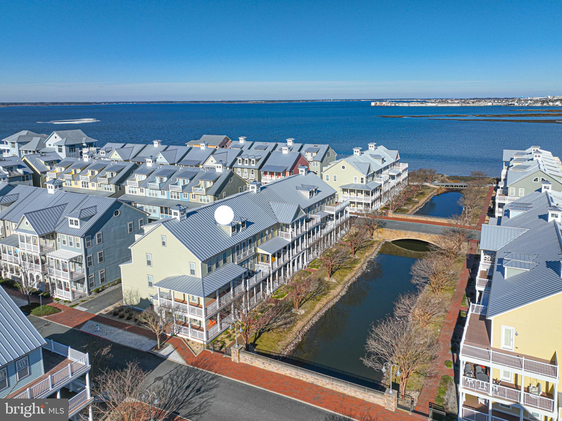 SUNSET ISLAND - Residential