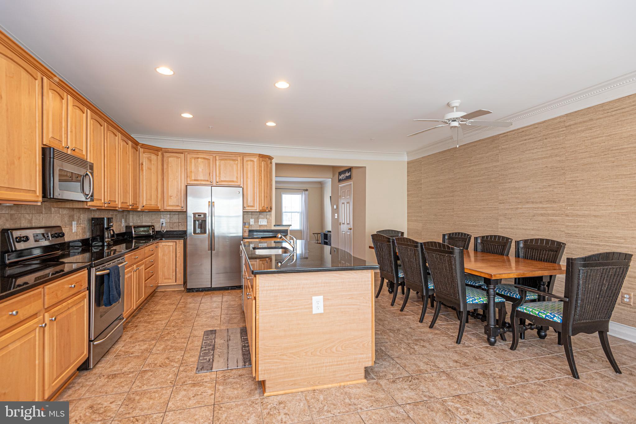 SUNSET ISLAND - Residential