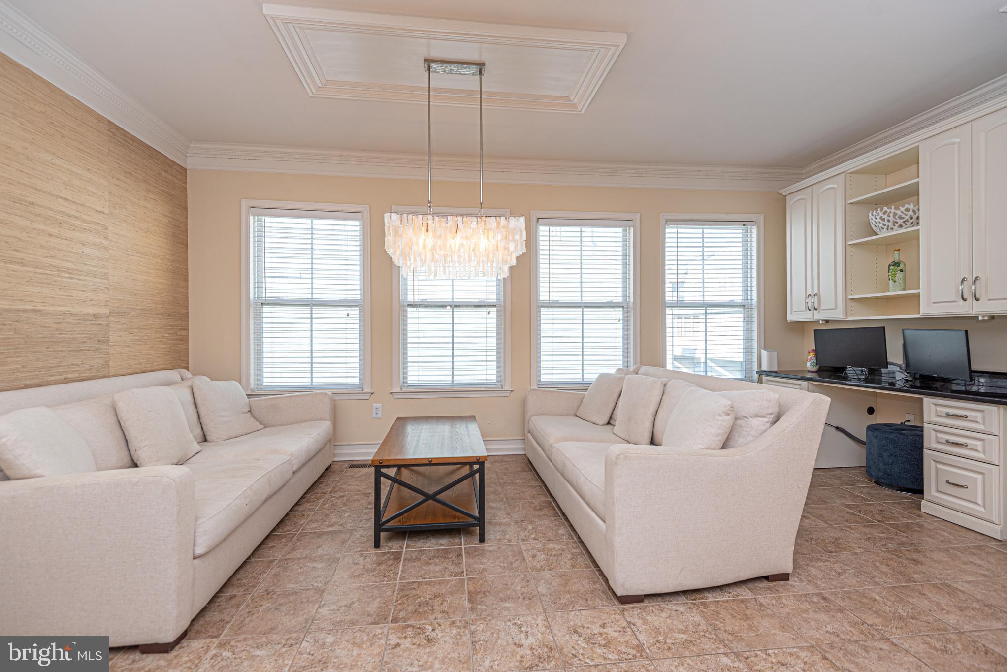 SUNSET ISLAND - Residential