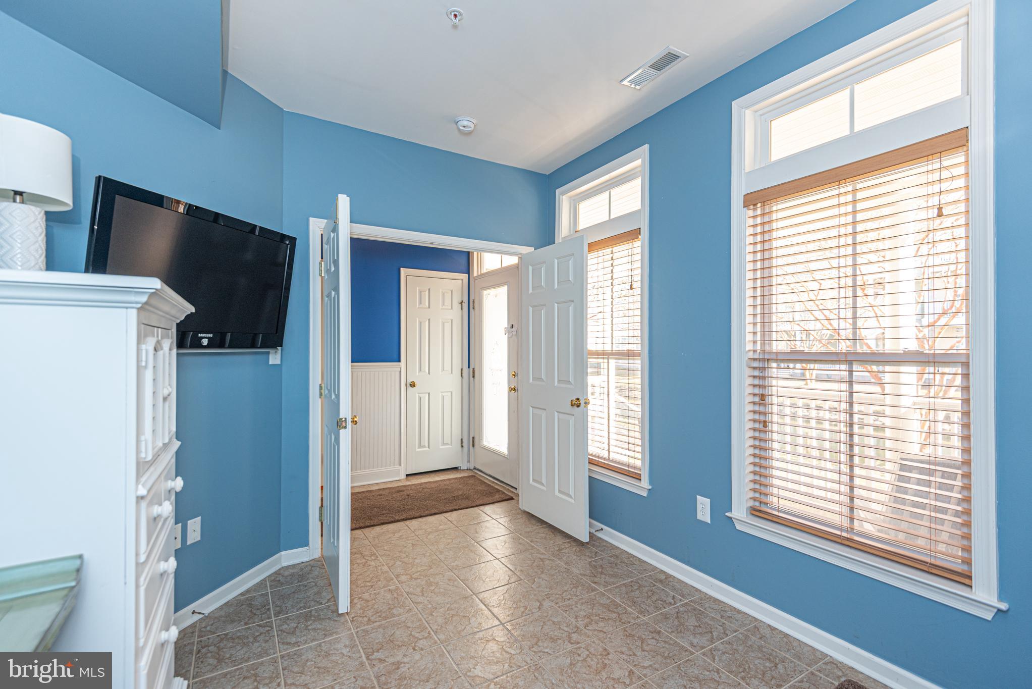 SUNSET ISLAND - Residential