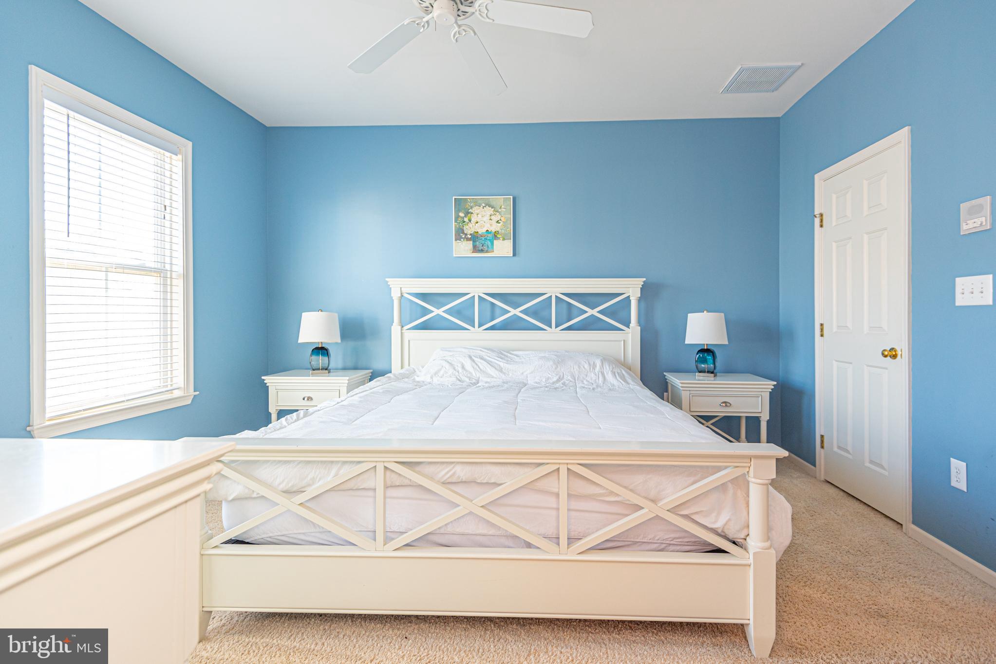 SUNSET ISLAND - Residential