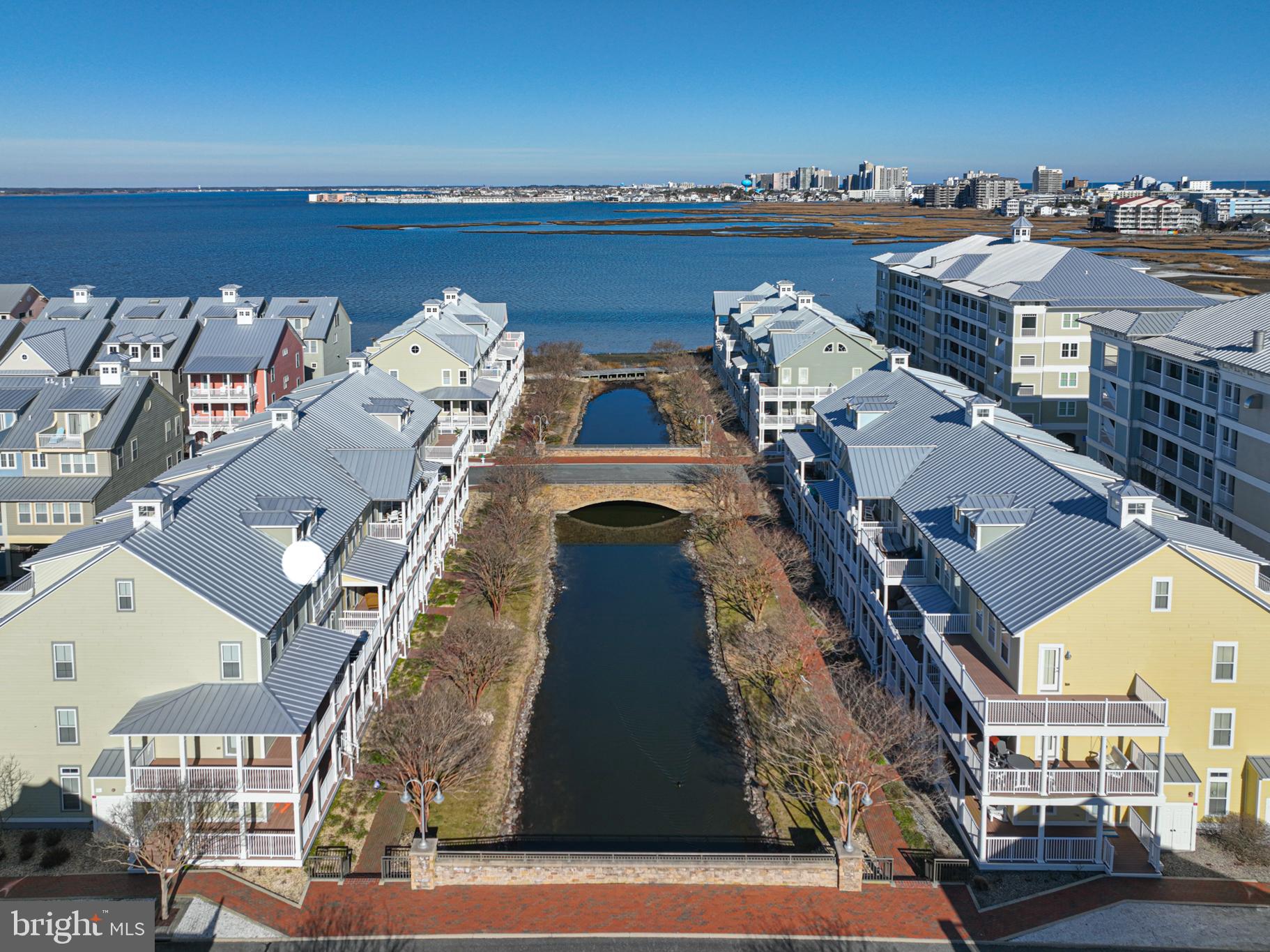 SUNSET ISLAND - Residential