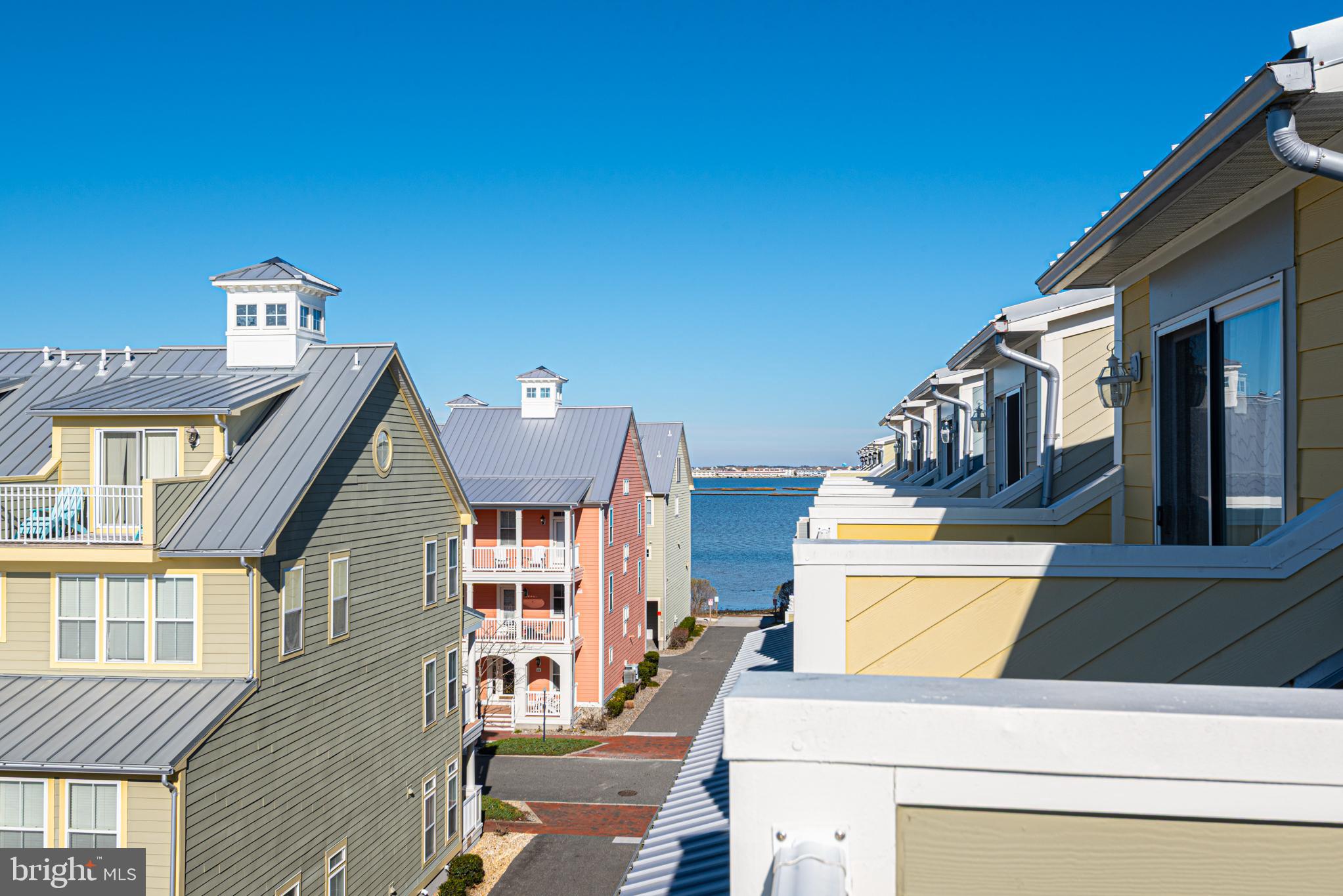 SUNSET ISLAND - Residential