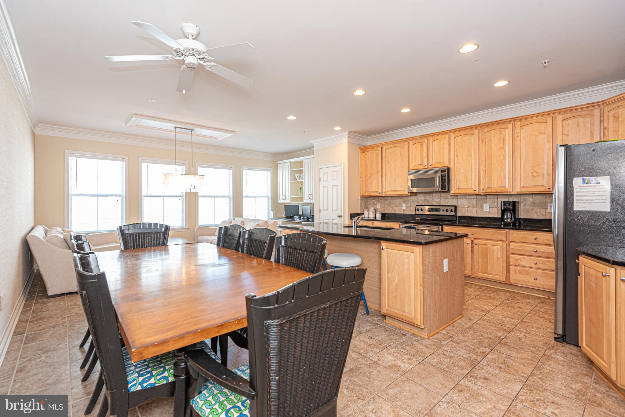 SUNSET ISLAND - Residential