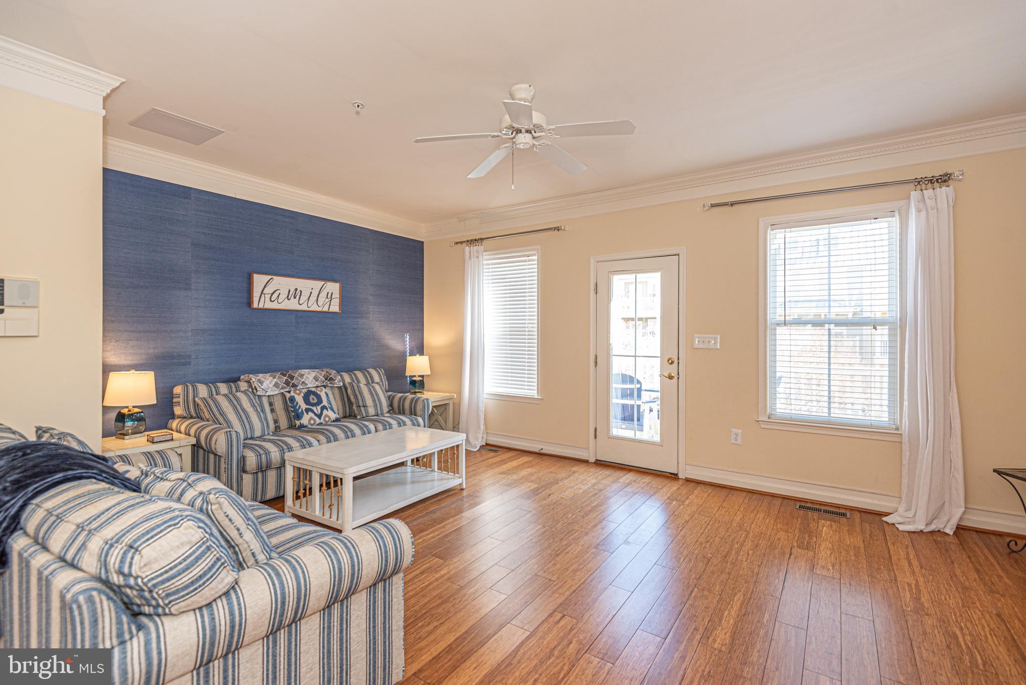 SUNSET ISLAND - Residential