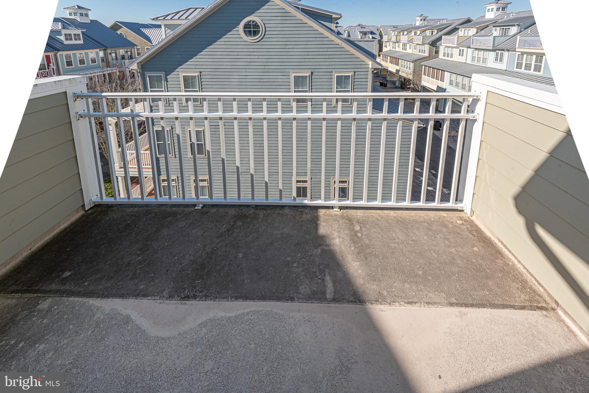 SUNSET ISLAND - Residential