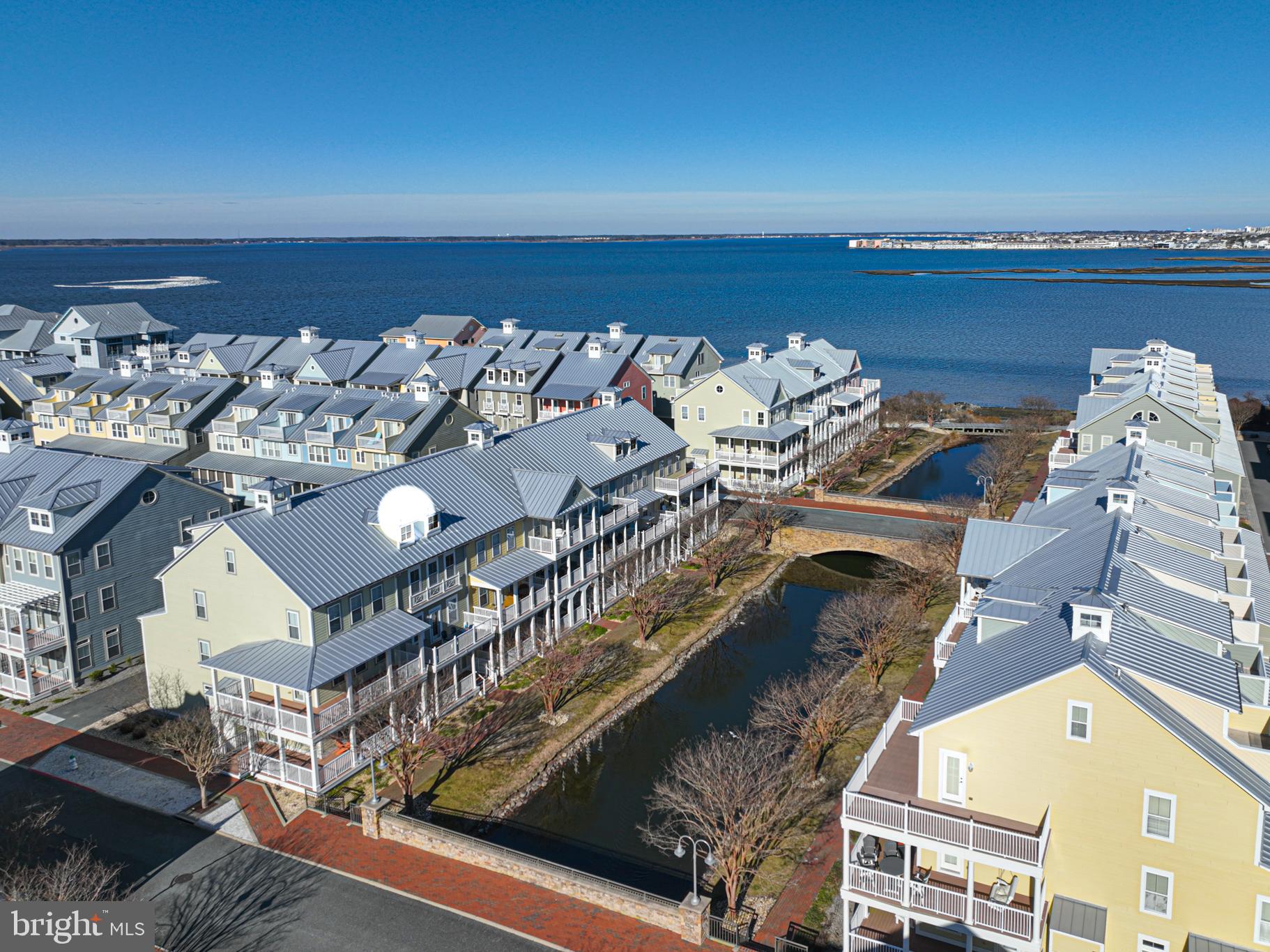 SUNSET ISLAND - Residential