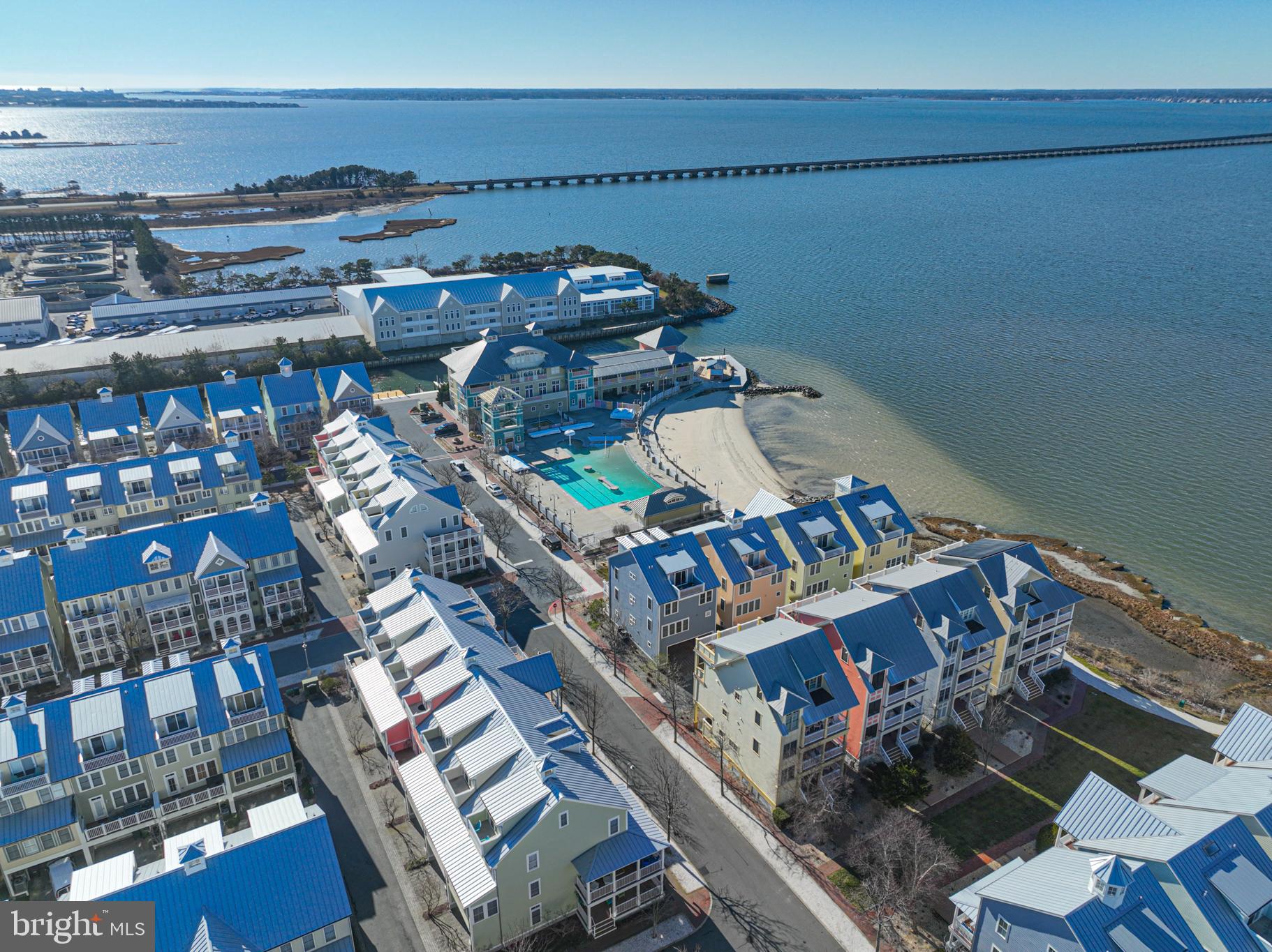 SUNSET ISLAND - Residential