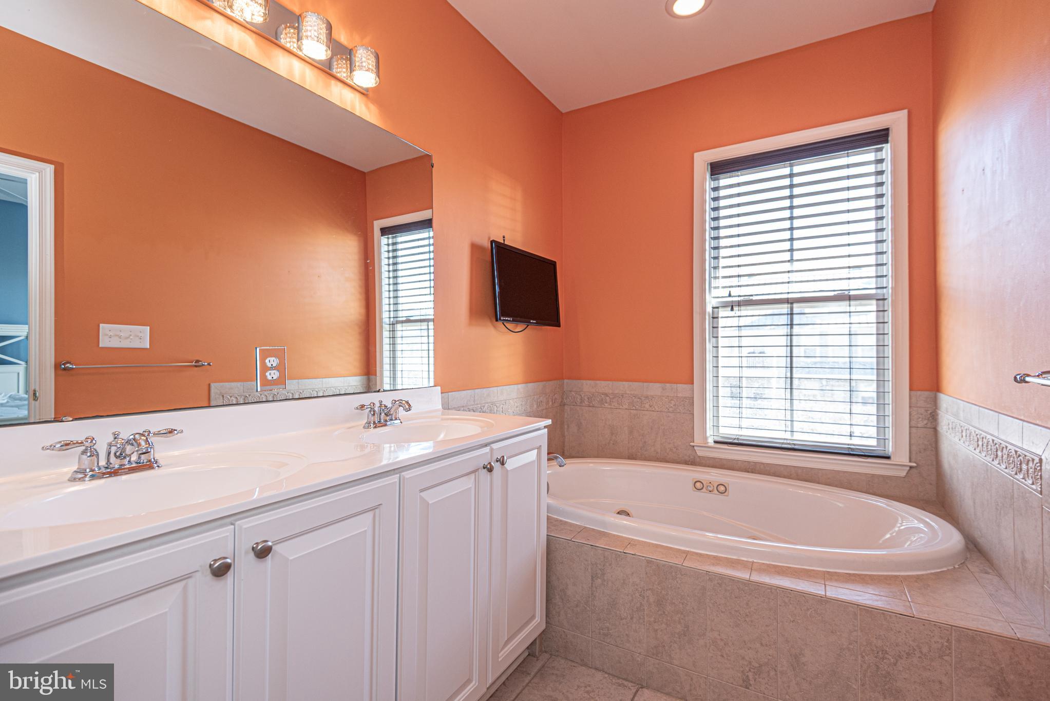 SUNSET ISLAND - Residential