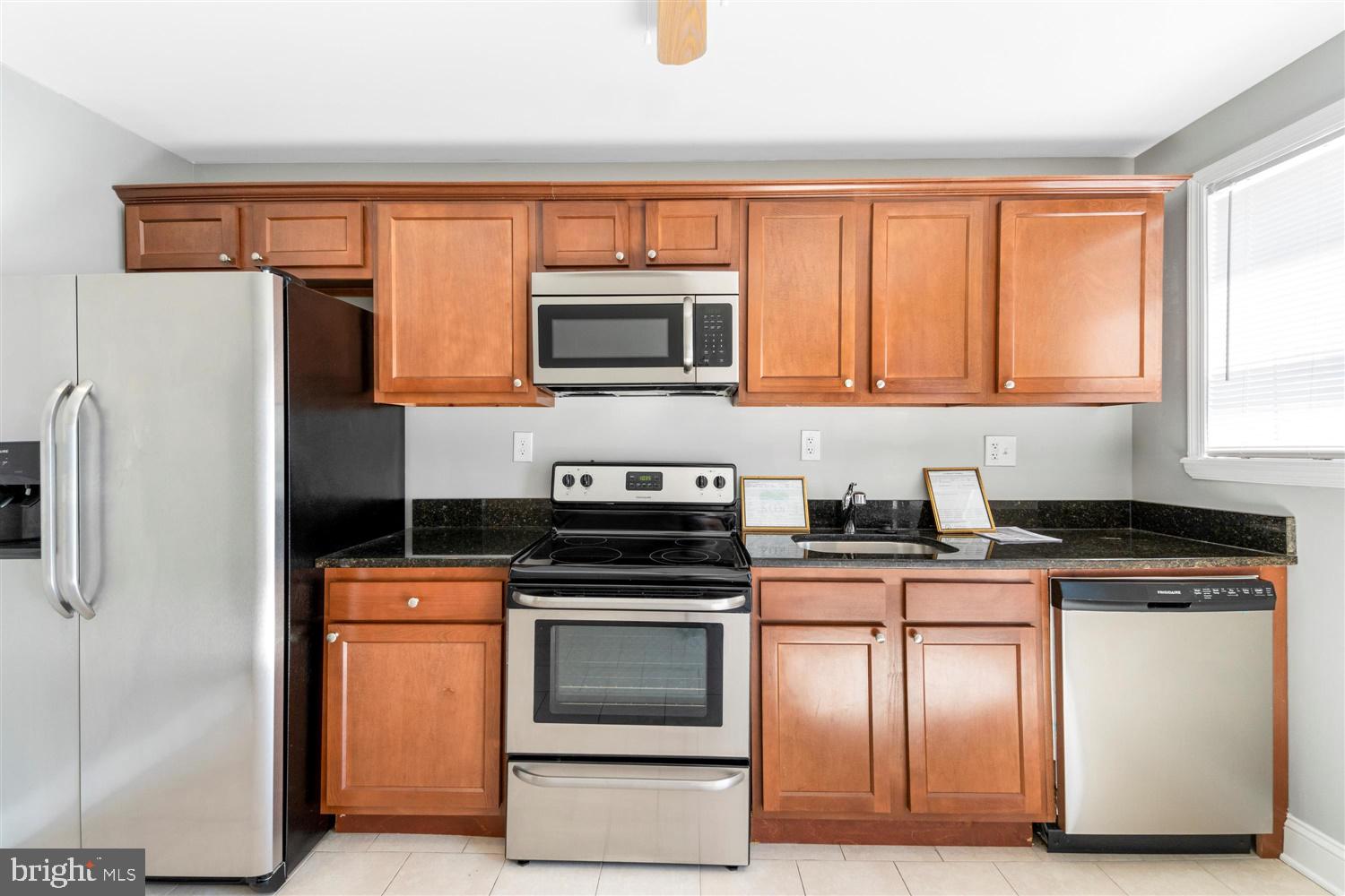 MILTON MONTFORD - Residential Lease