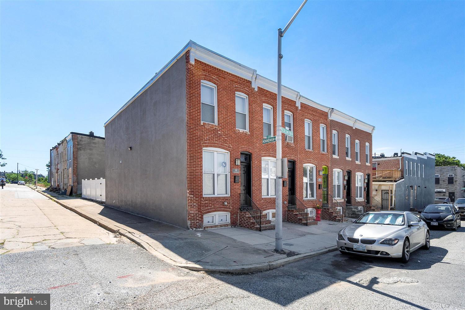 MILTON MONTFORD - Residential Lease