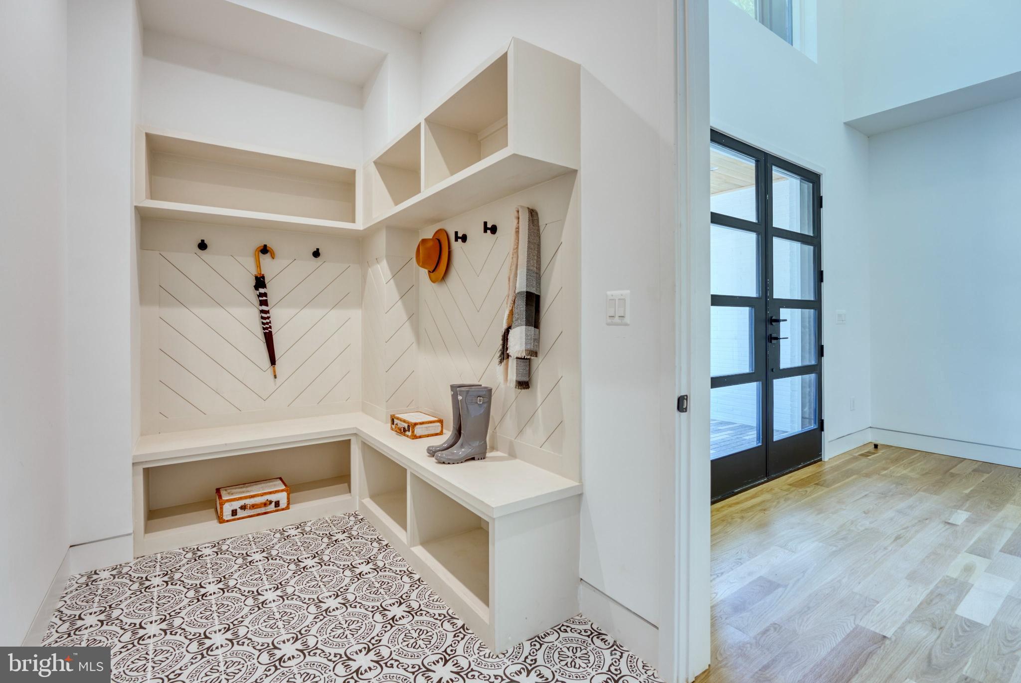 CHESTERBROOK WOODS - Residential