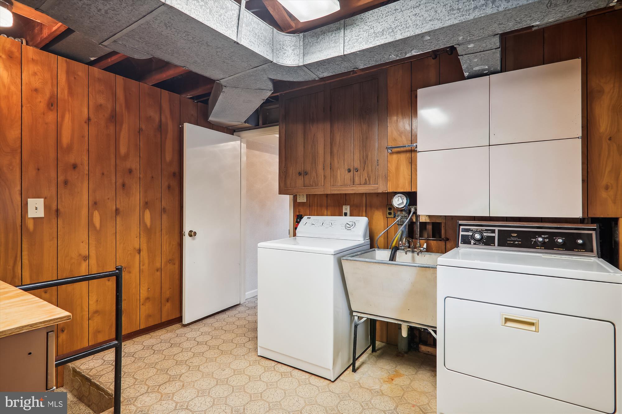 COLLEGE PARK ESTATES - Residential