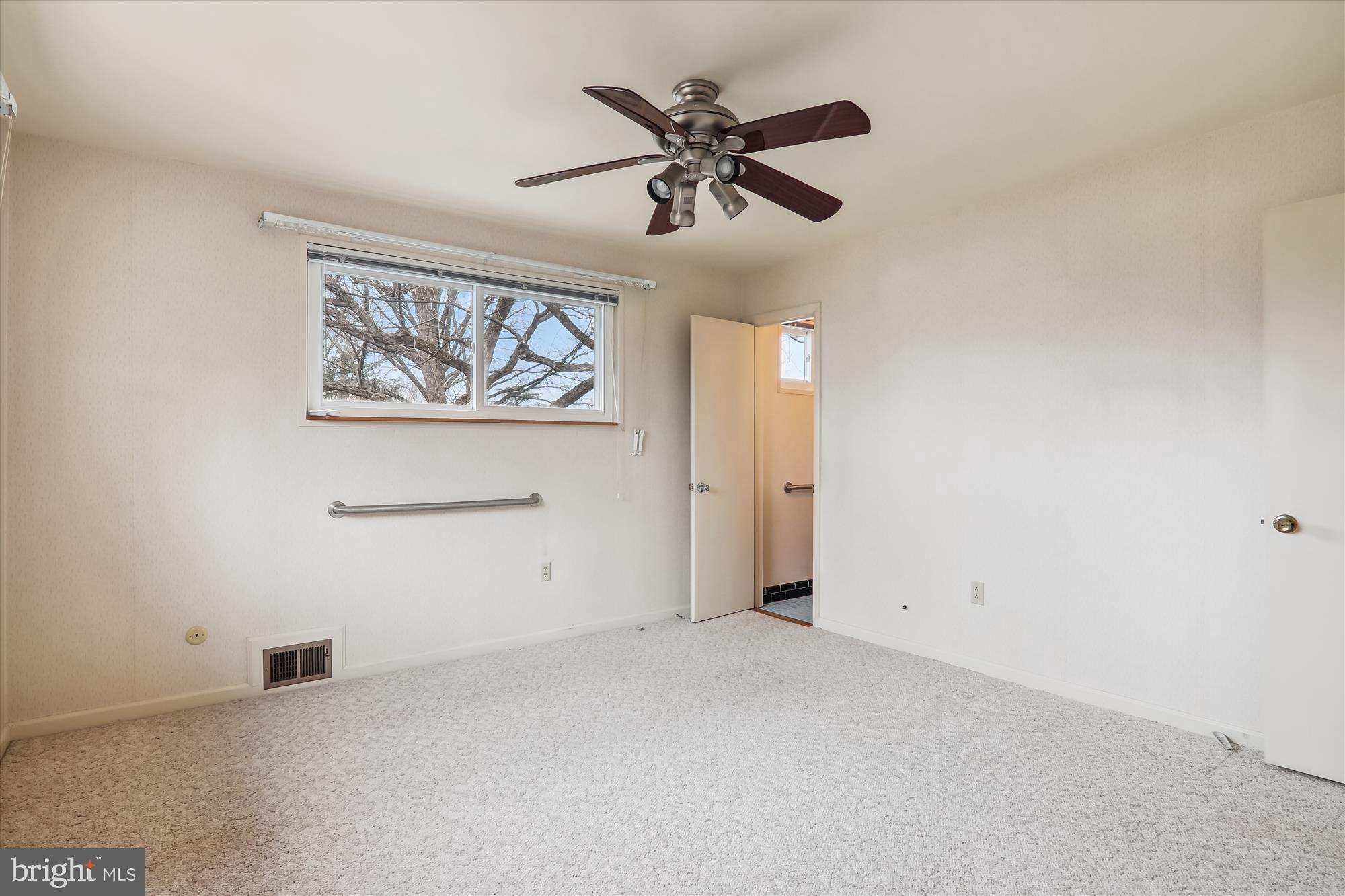 COLLEGE PARK ESTATES - Residential