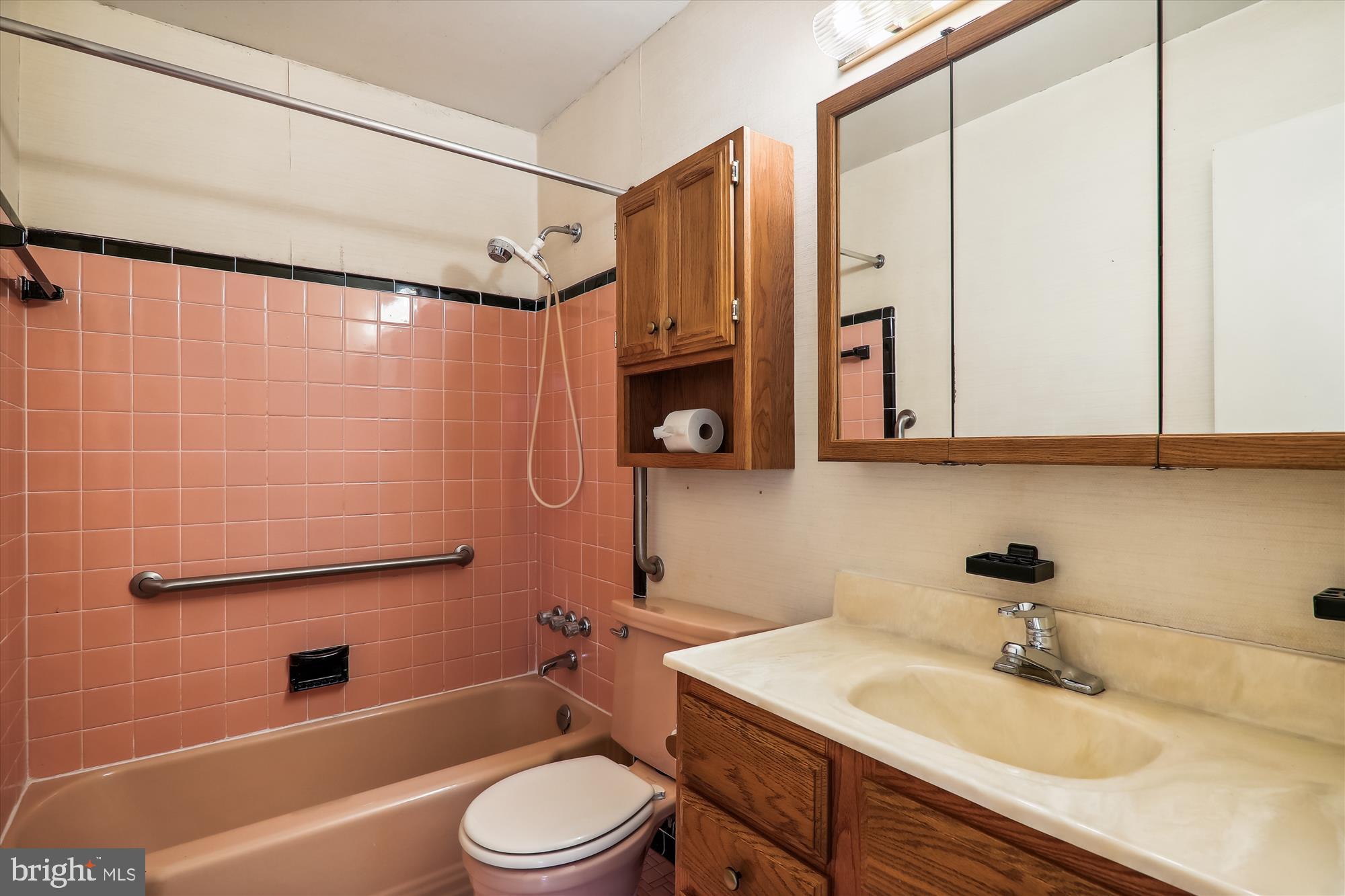 COLLEGE PARK ESTATES - Residential