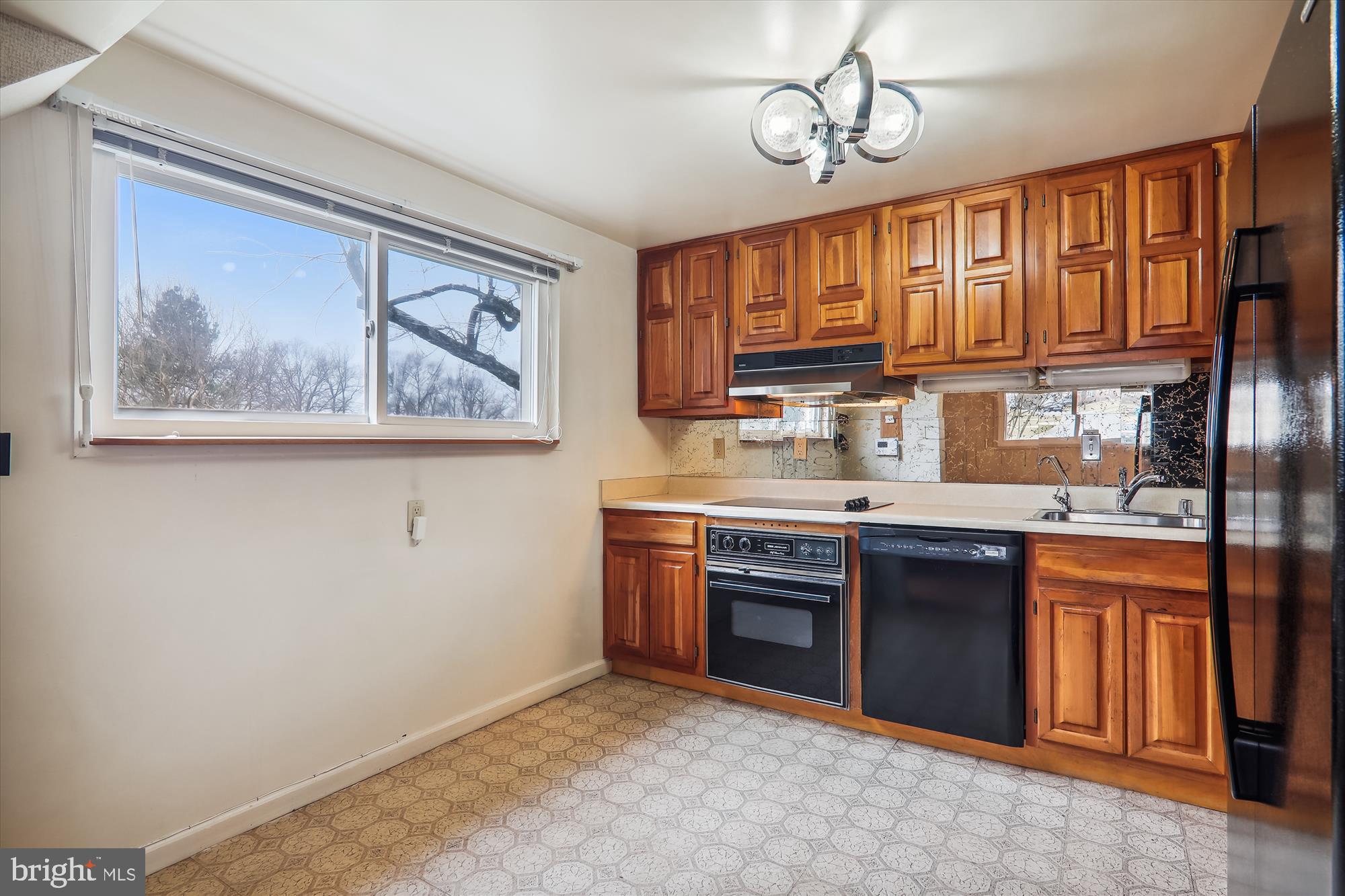 COLLEGE PARK ESTATES - Residential