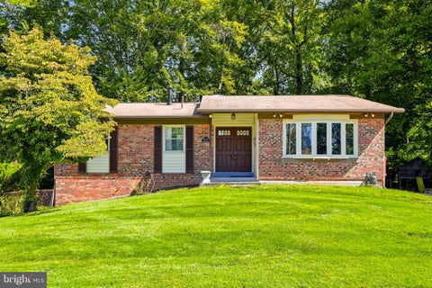 Photo of 4401 Bestor Drive, ROCKVILLE, MD 20853 (MLS # MDMC2249868)