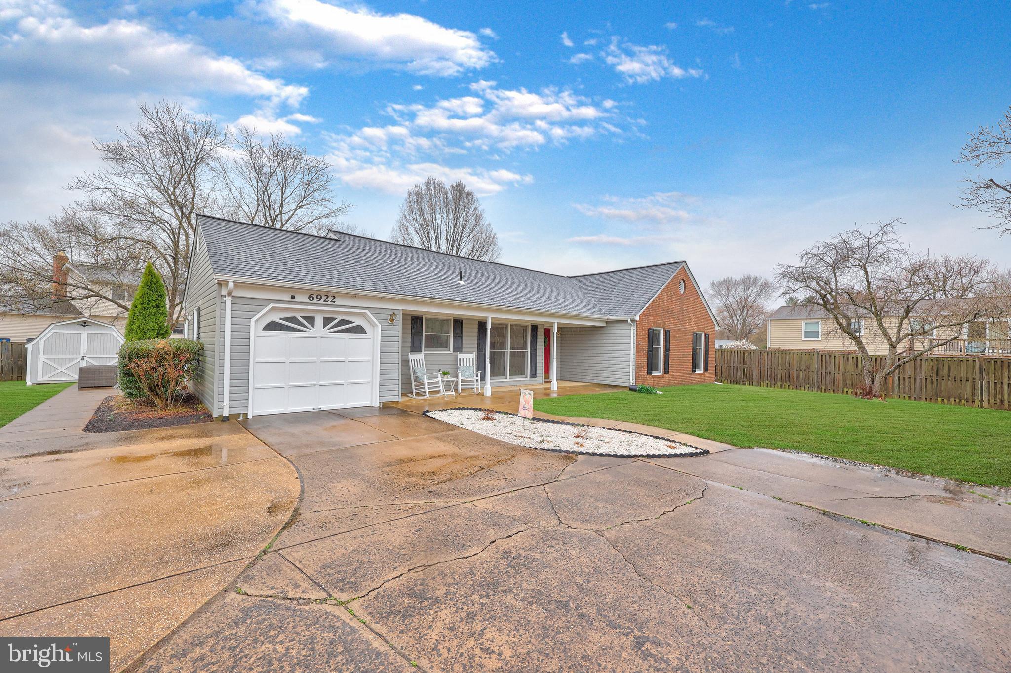 STONEYBROOKE - Residential