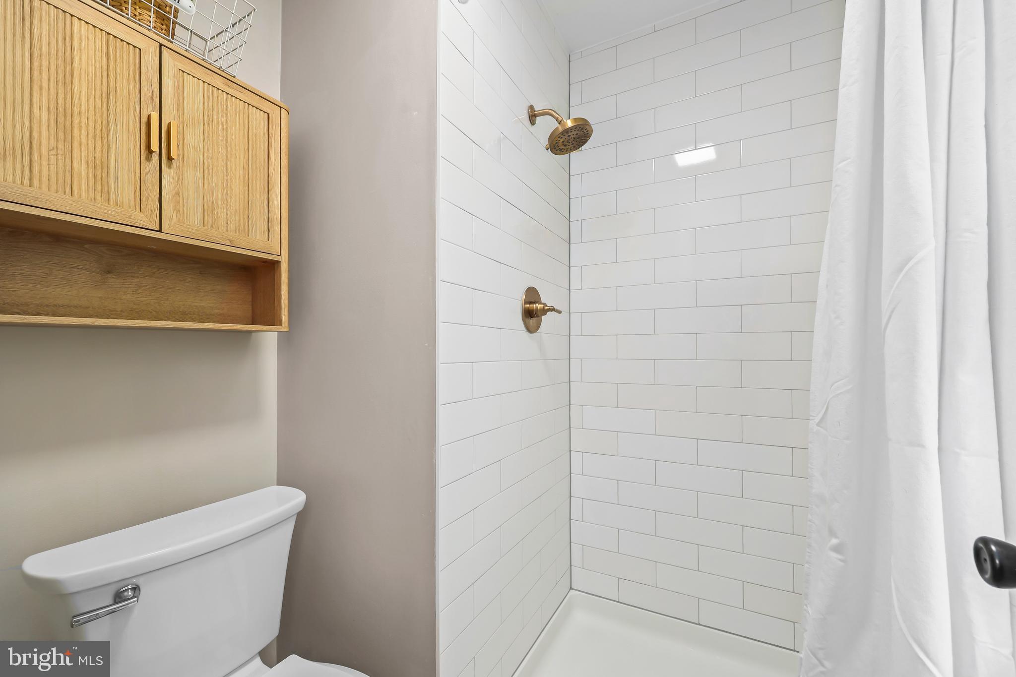 STONEYBROOKE - Residential