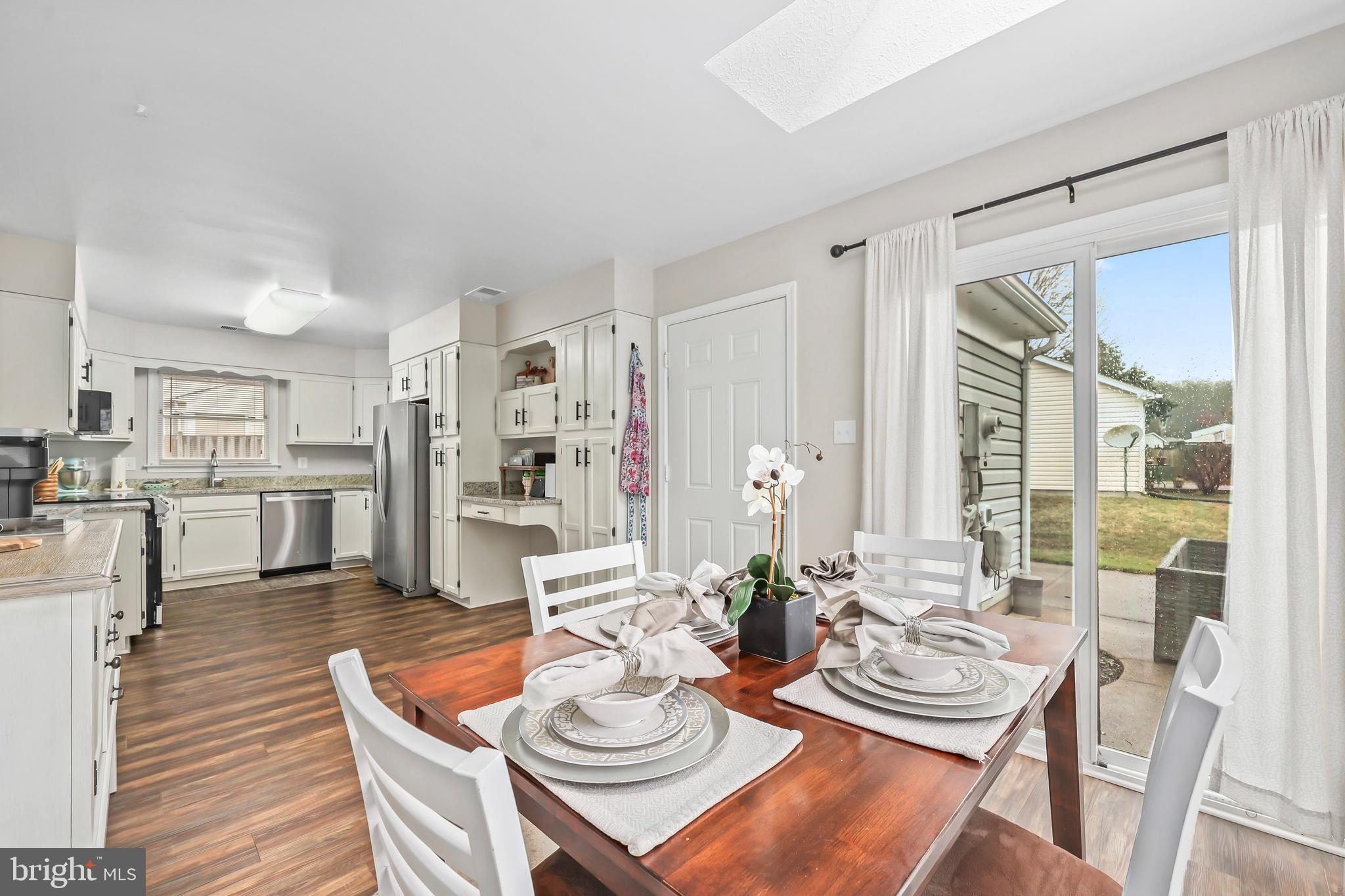 STONEYBROOKE - Residential