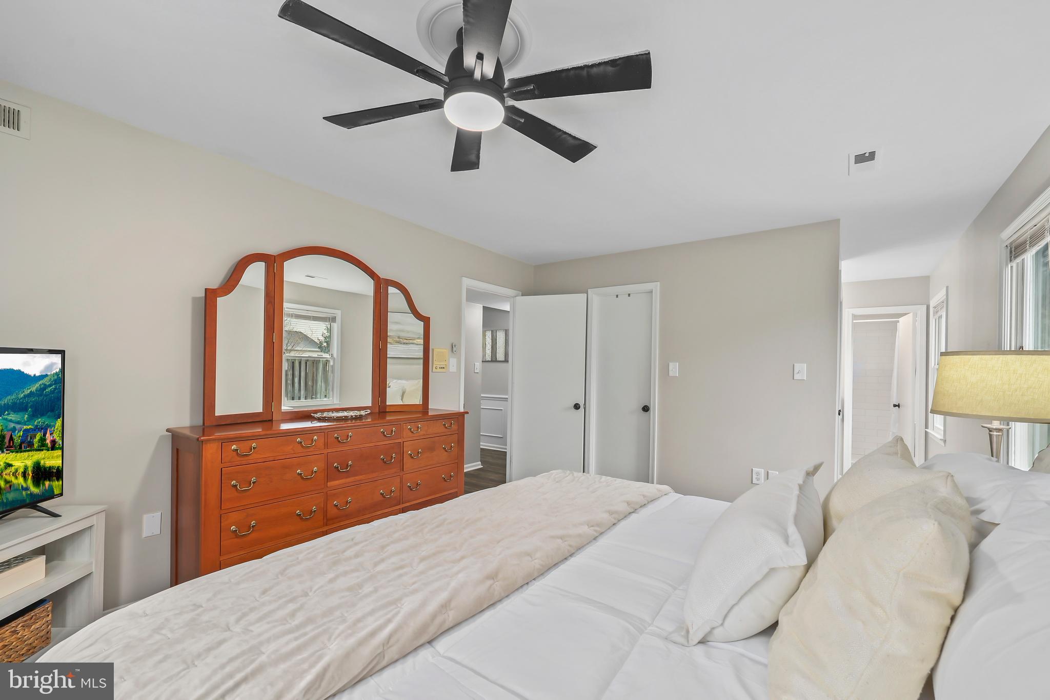 STONEYBROOKE - Residential