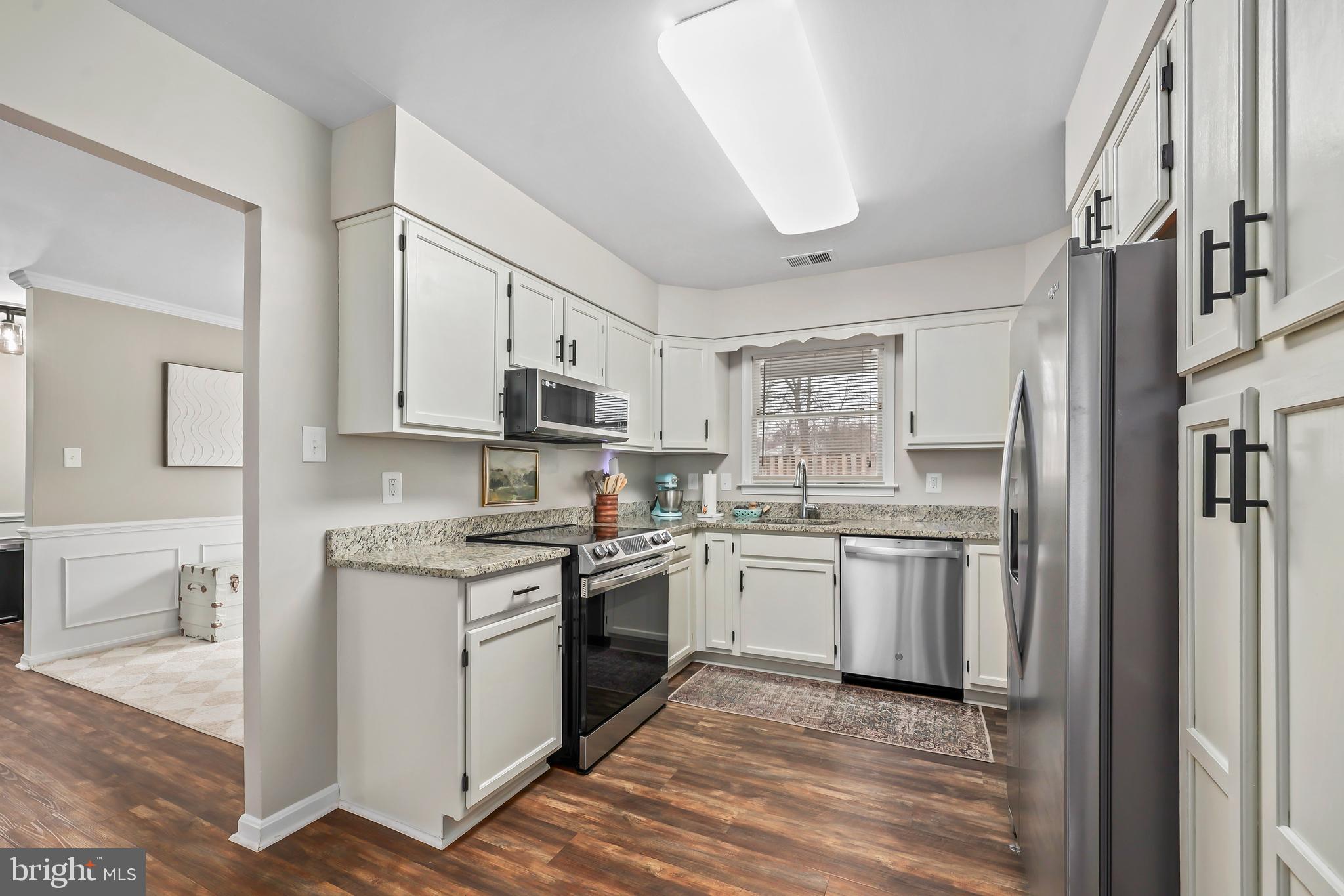 STONEYBROOKE - Residential