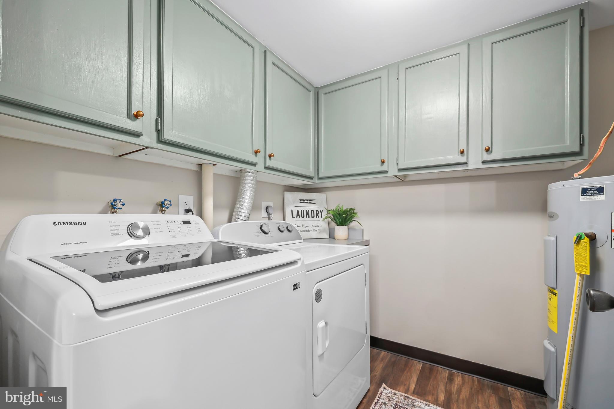 STONEYBROOKE - Residential