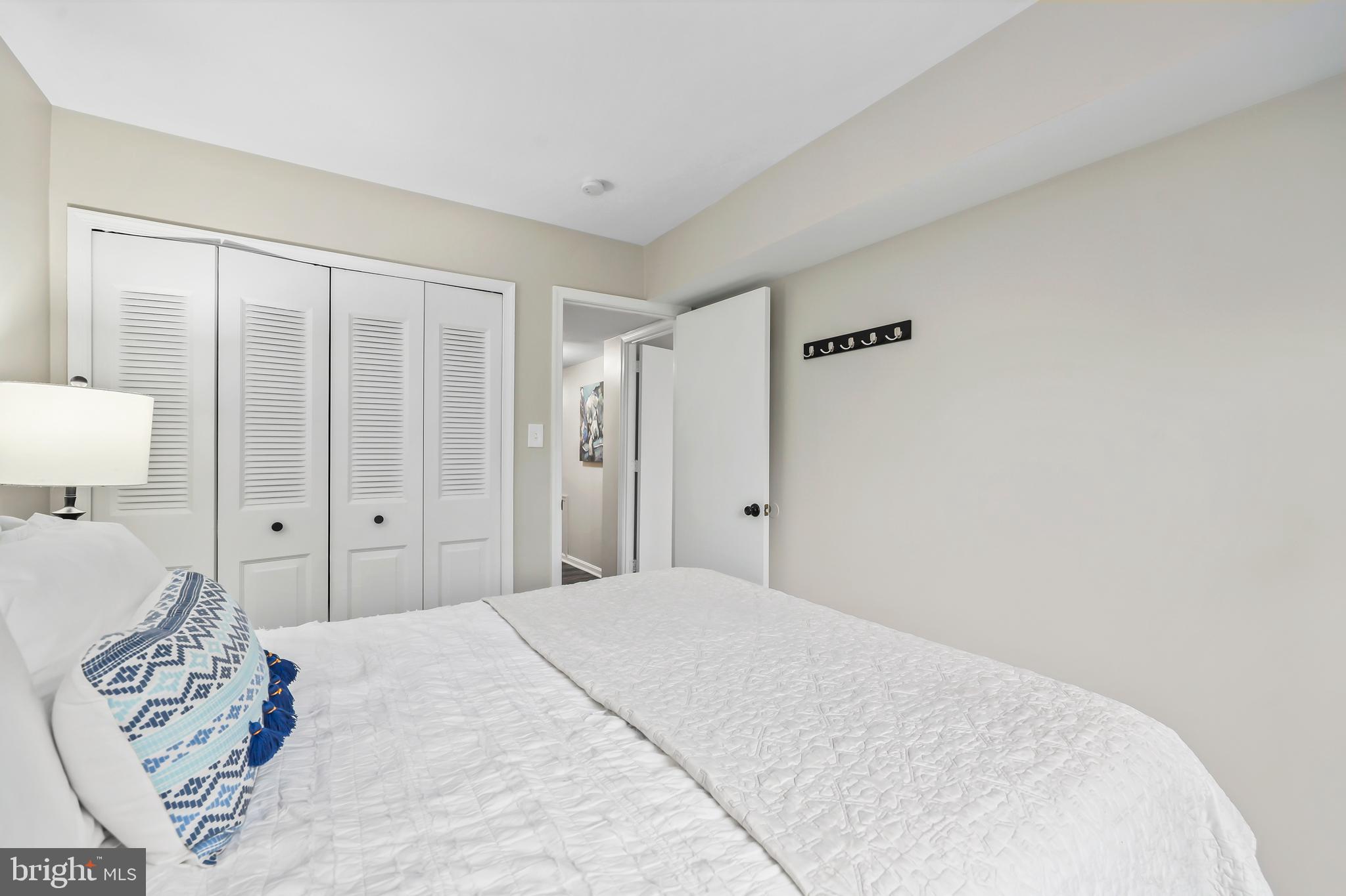 STONEYBROOKE - Residential