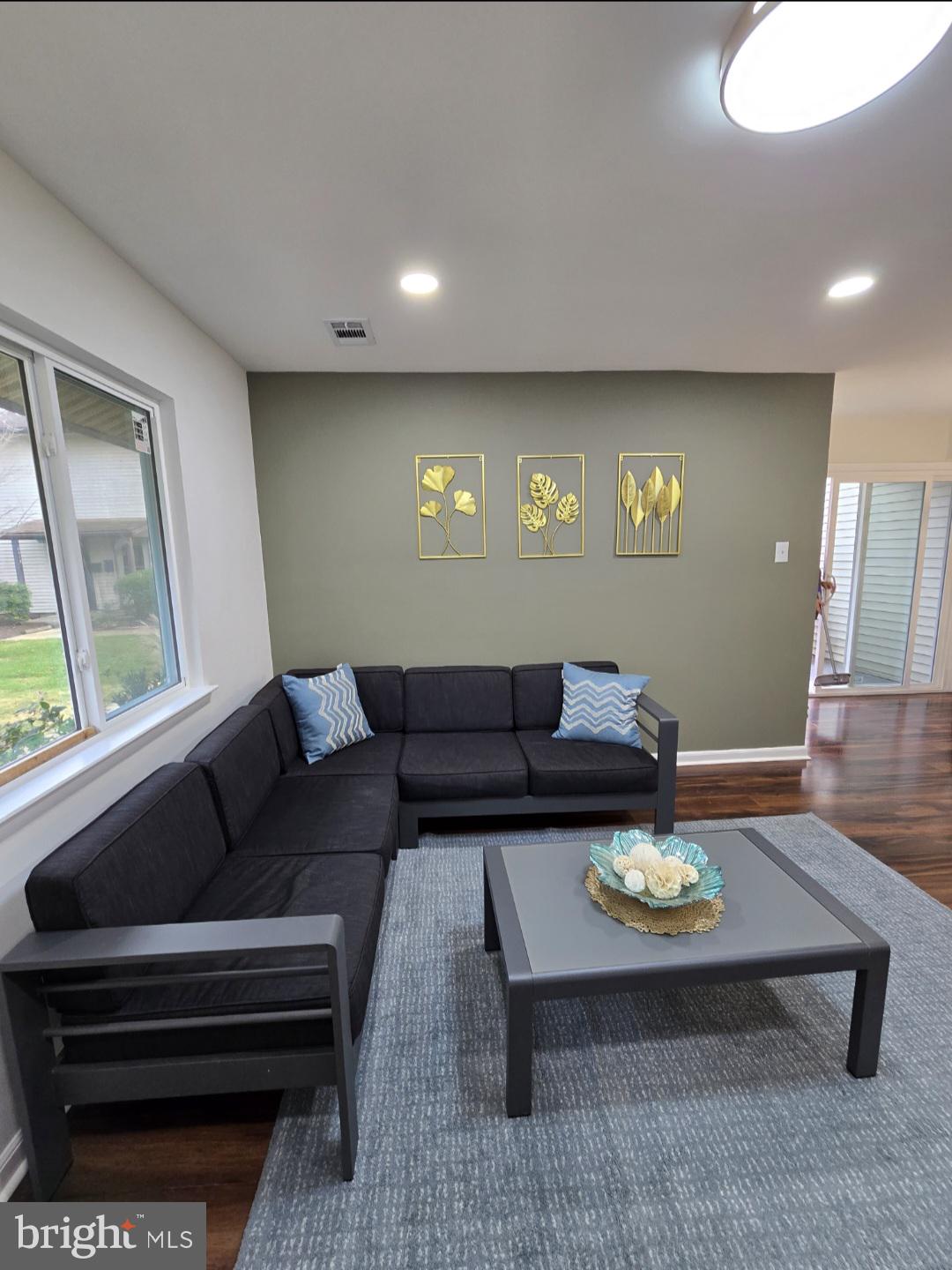 PINEWOOD LAWNS - Residential