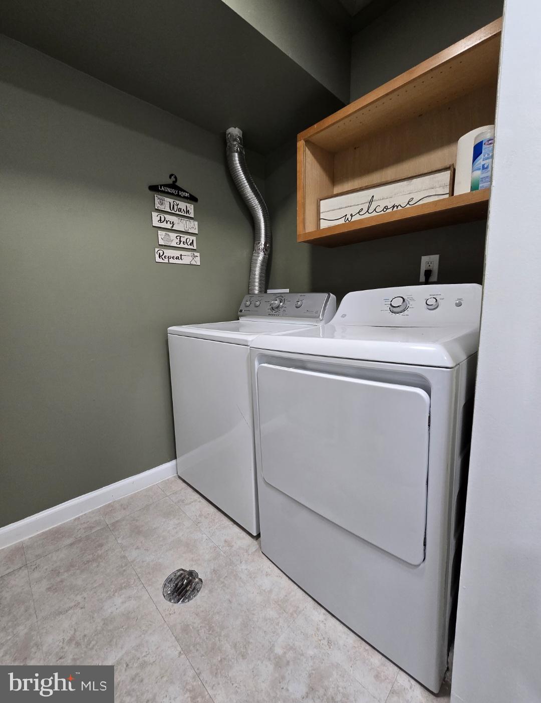 PINEWOOD LAWNS - Residential