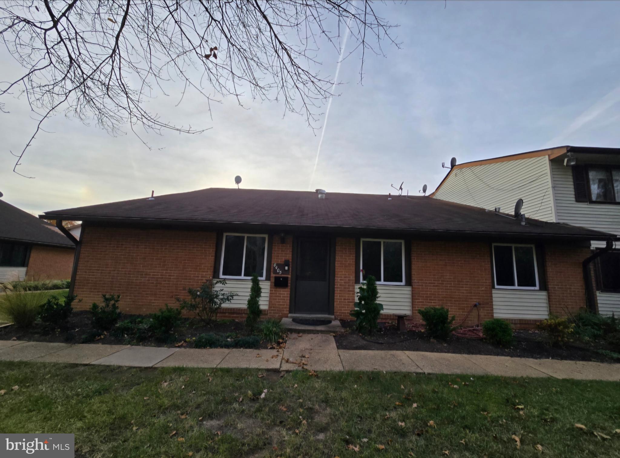 PINEWOOD LAWNS - Residential