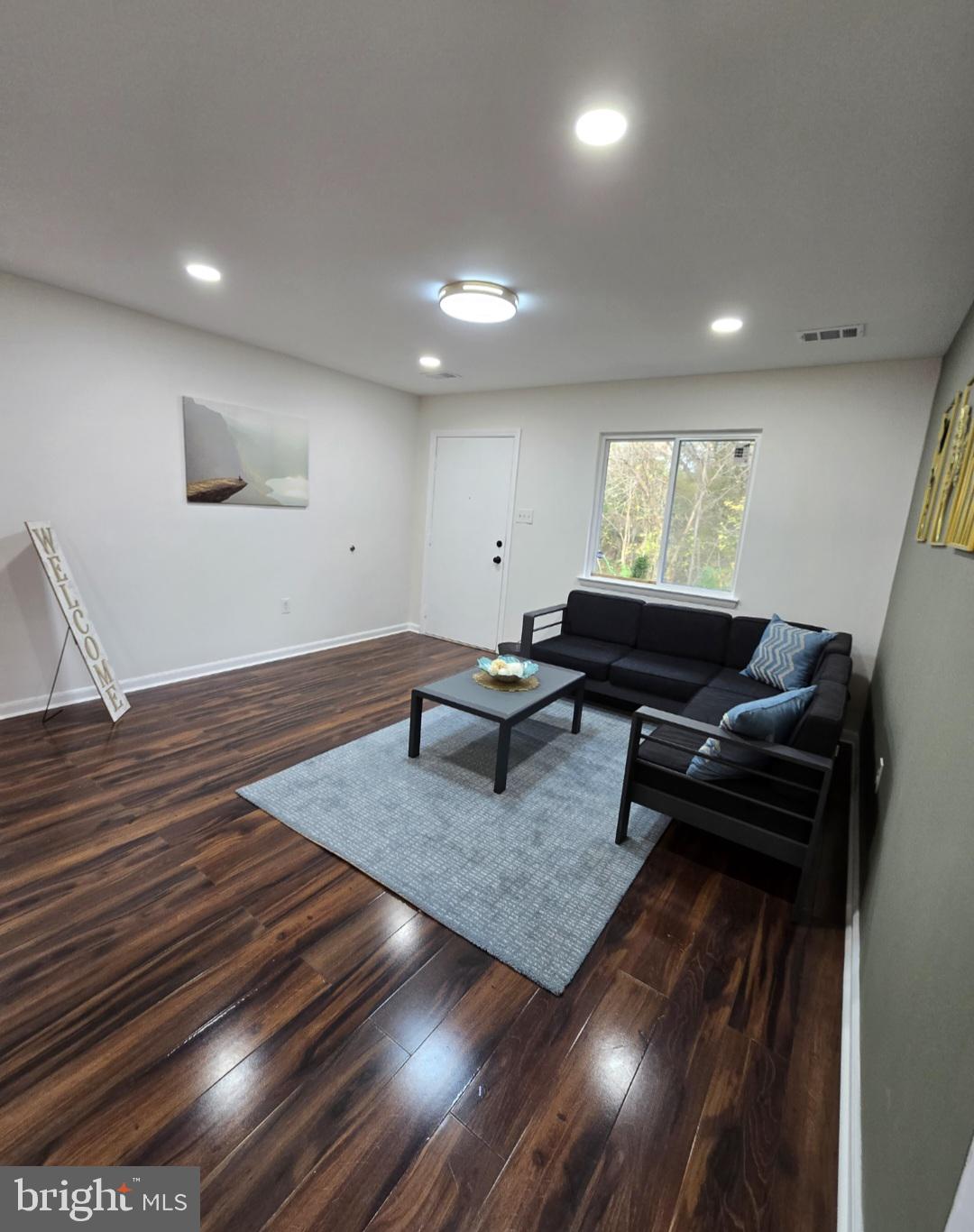 PINEWOOD LAWNS - Residential