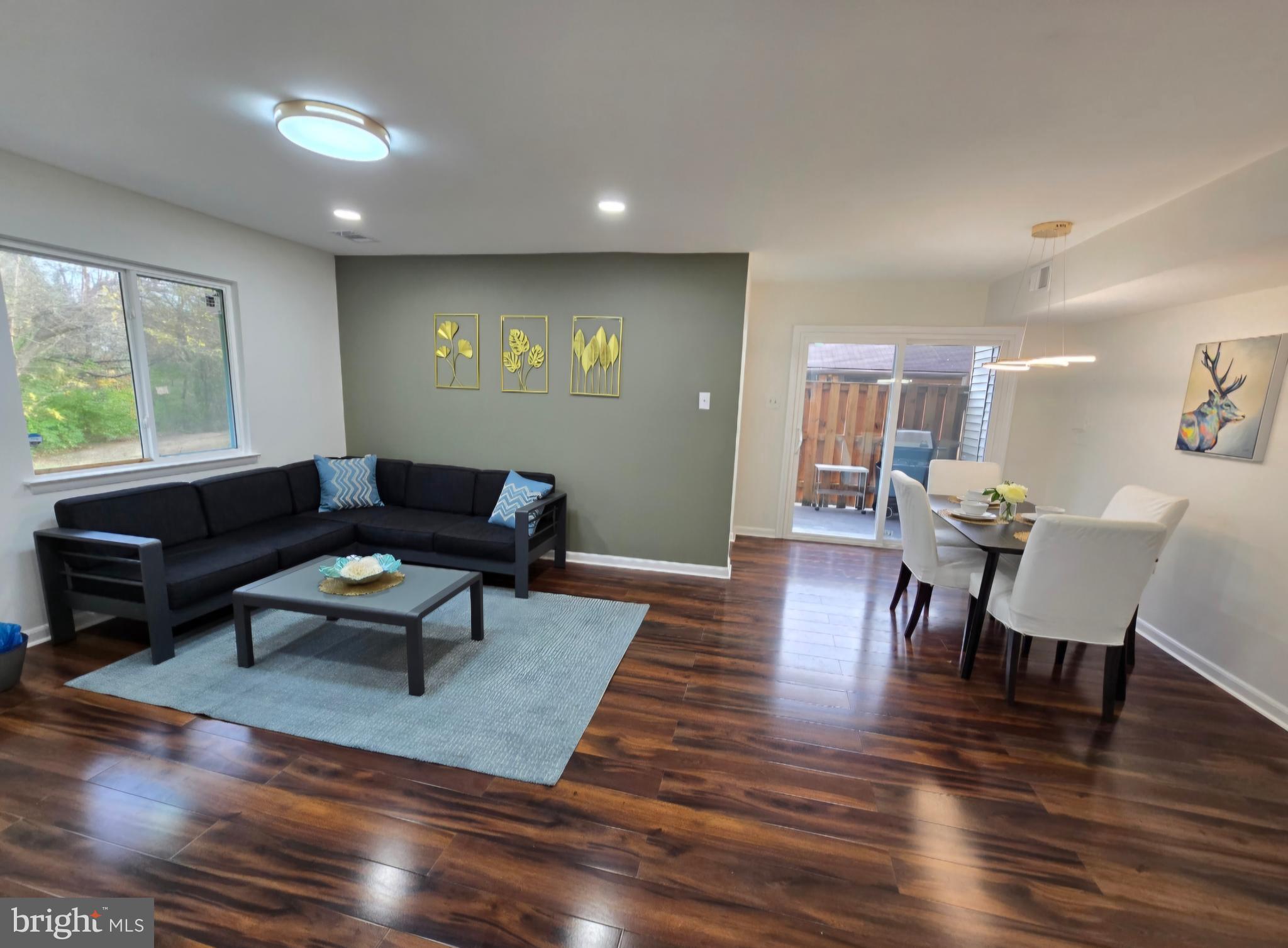 PINEWOOD LAWNS - Residential