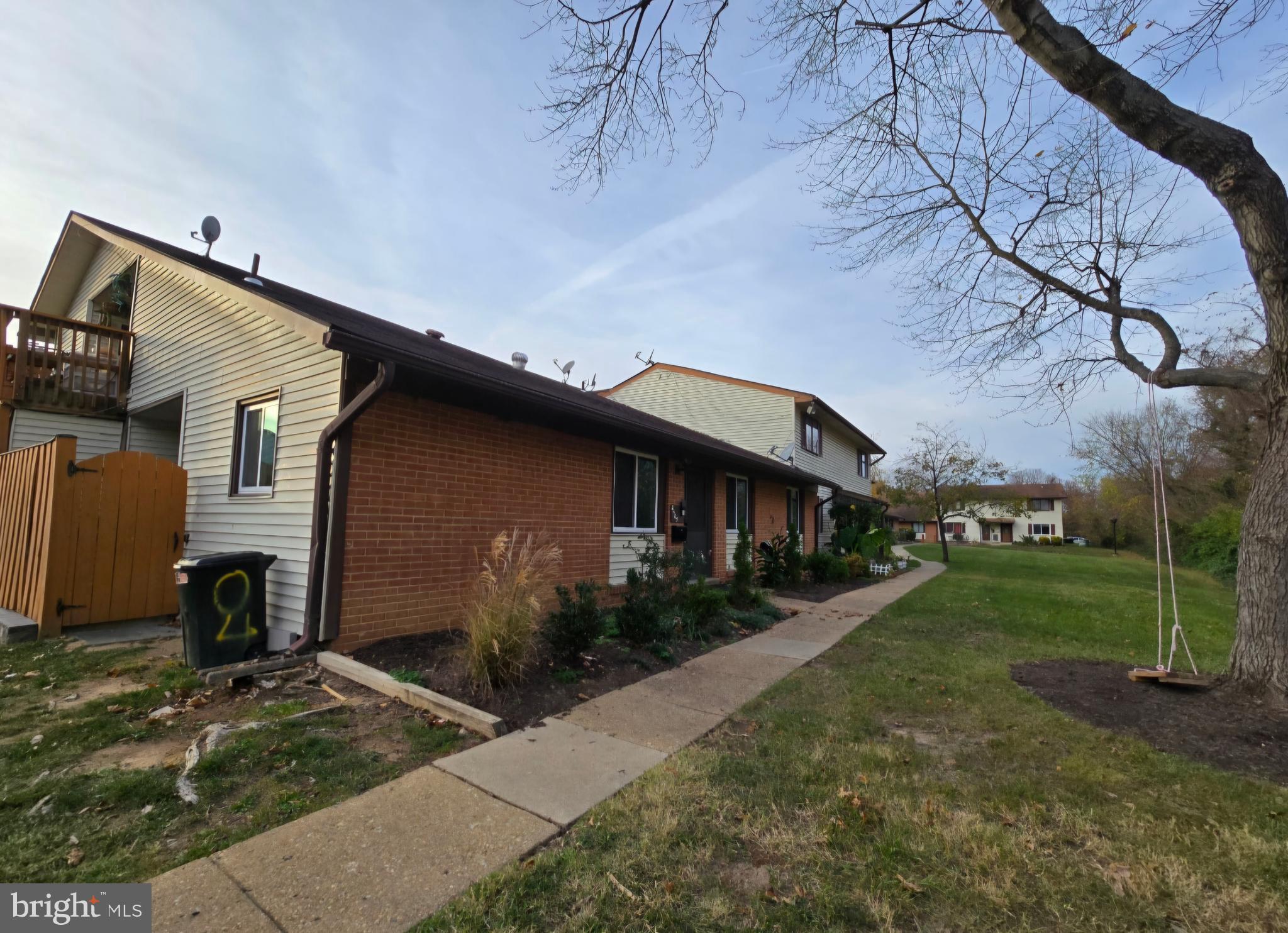 PINEWOOD LAWNS - Residential