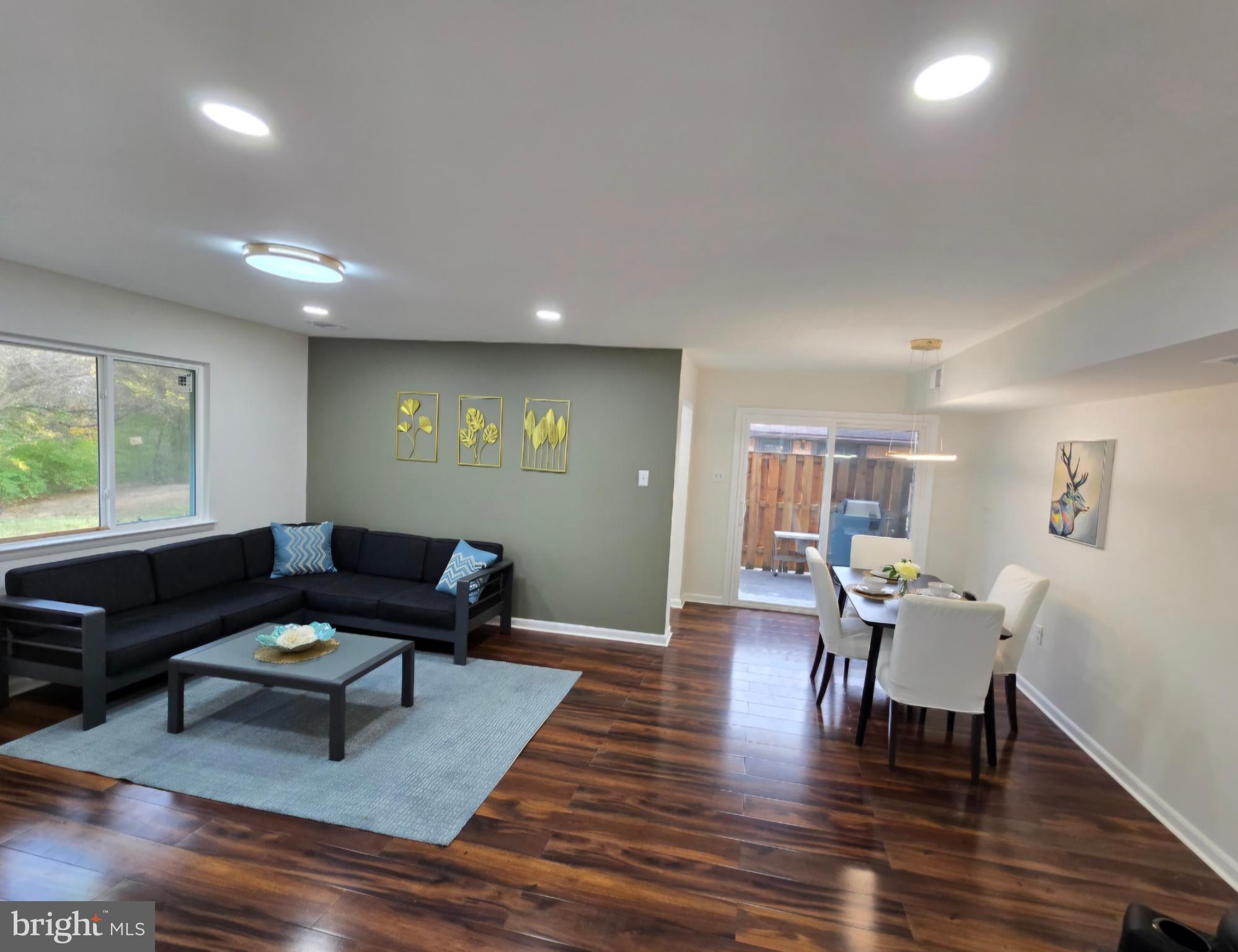 PINEWOOD LAWNS - Residential