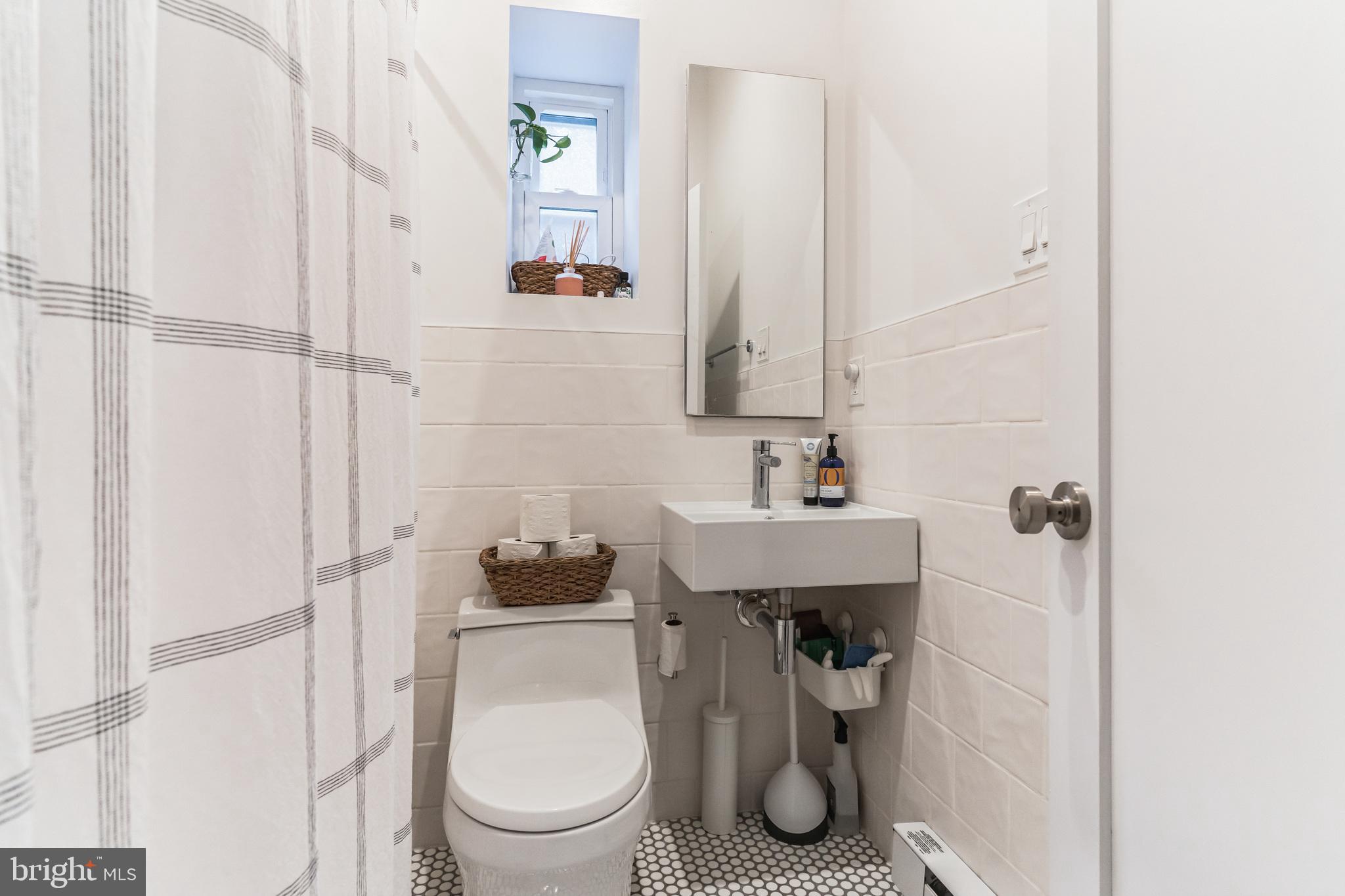 WASHINGTON SQ WEST - Residential Income