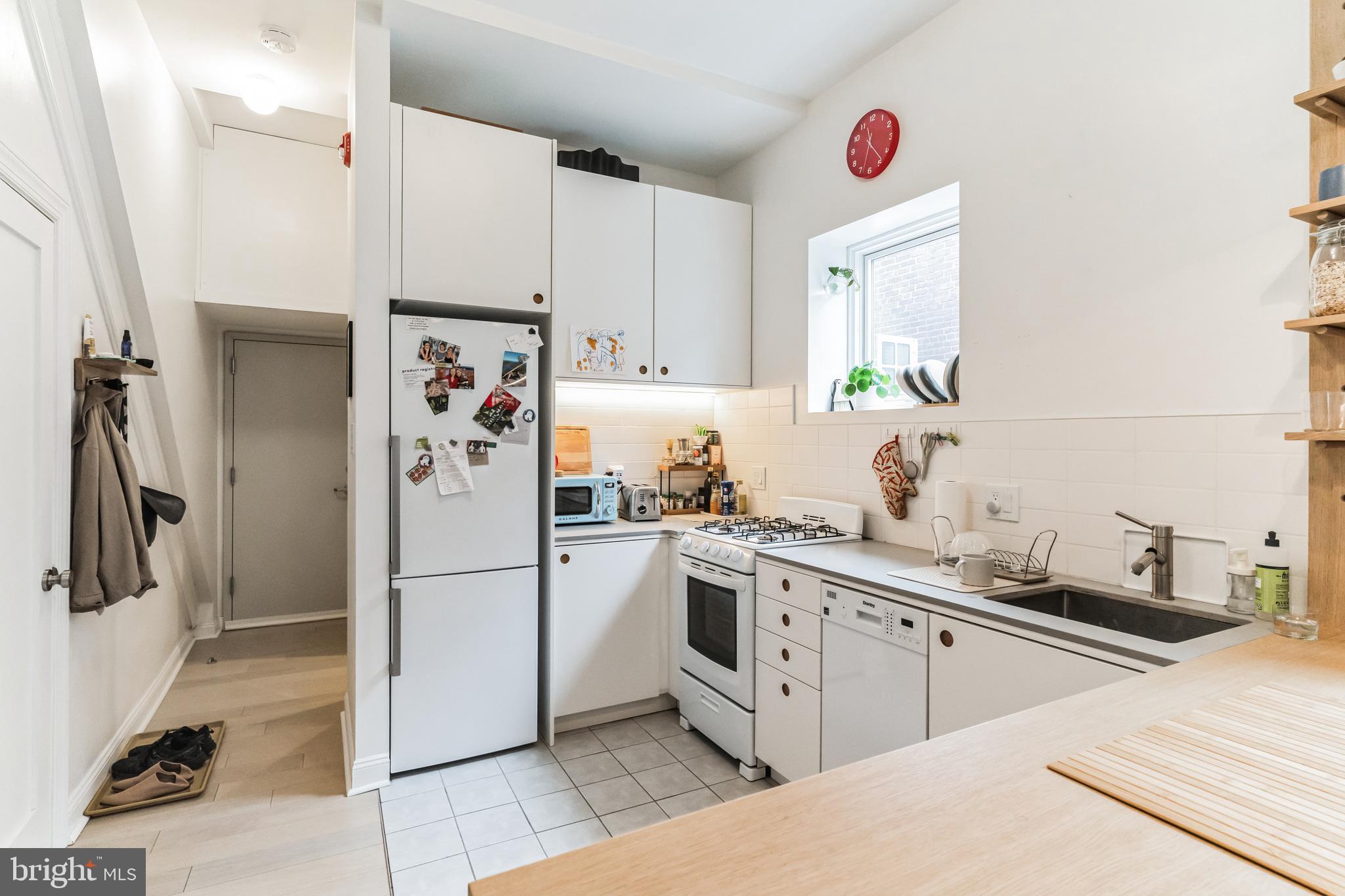 WASHINGTON SQ WEST - Residential Income