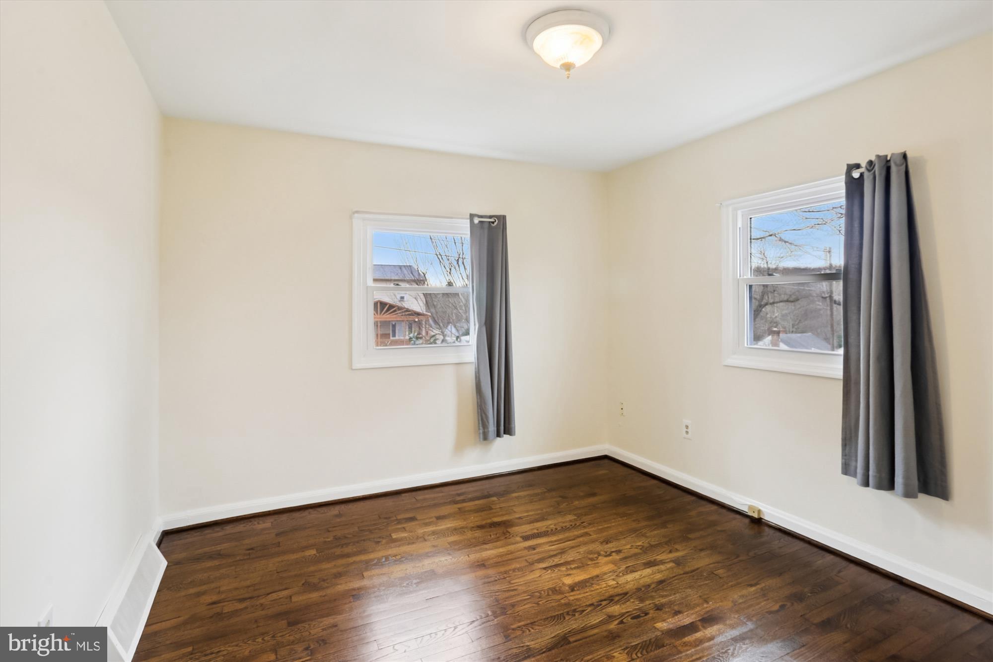 VEIRS MILL VILLAGE - Residential