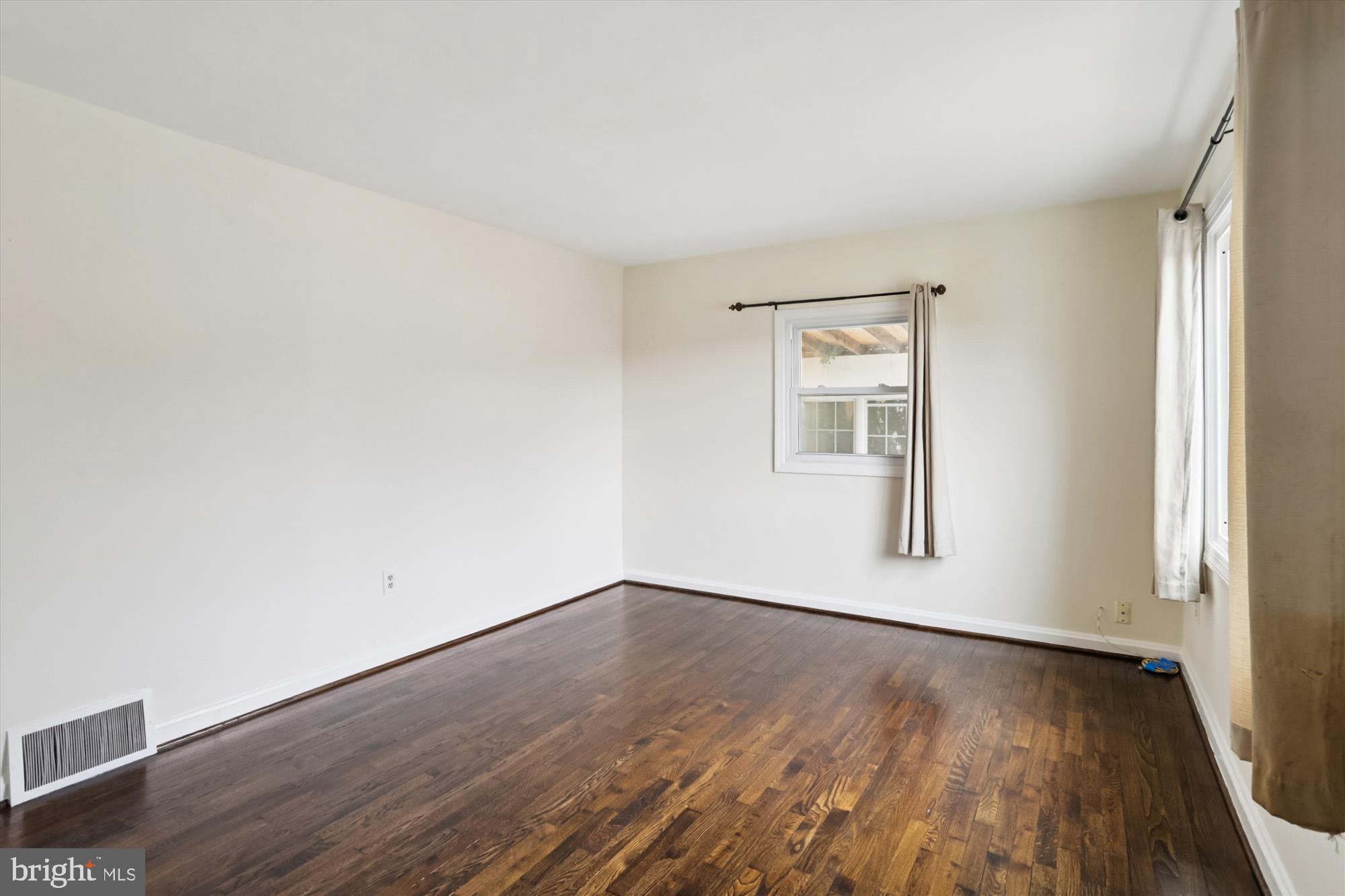 VEIRS MILL VILLAGE - Residential